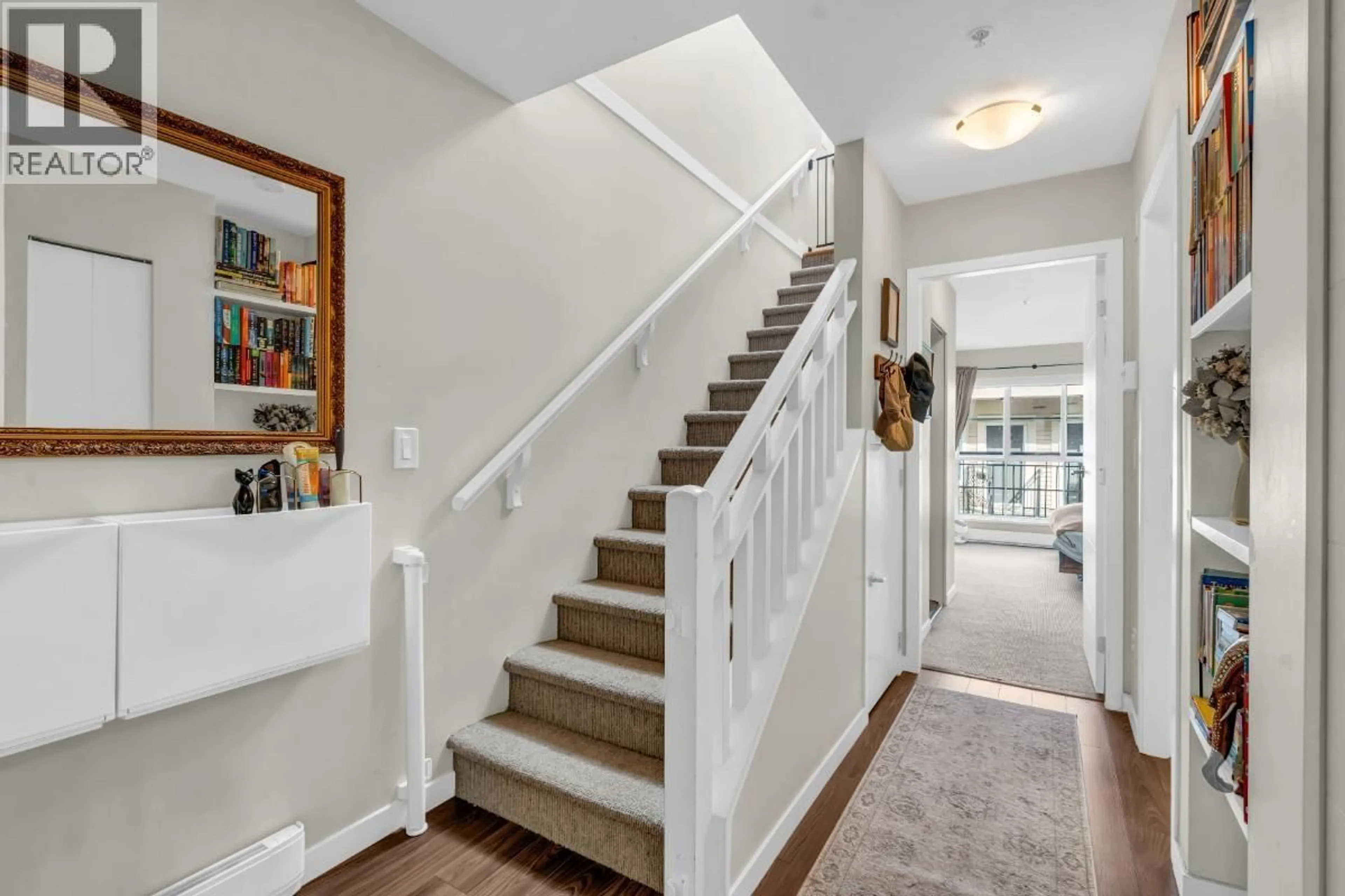 Indoor entryway for 314 - 678 7TH AVENUE, Vancouver British Columbia V5Z1B5