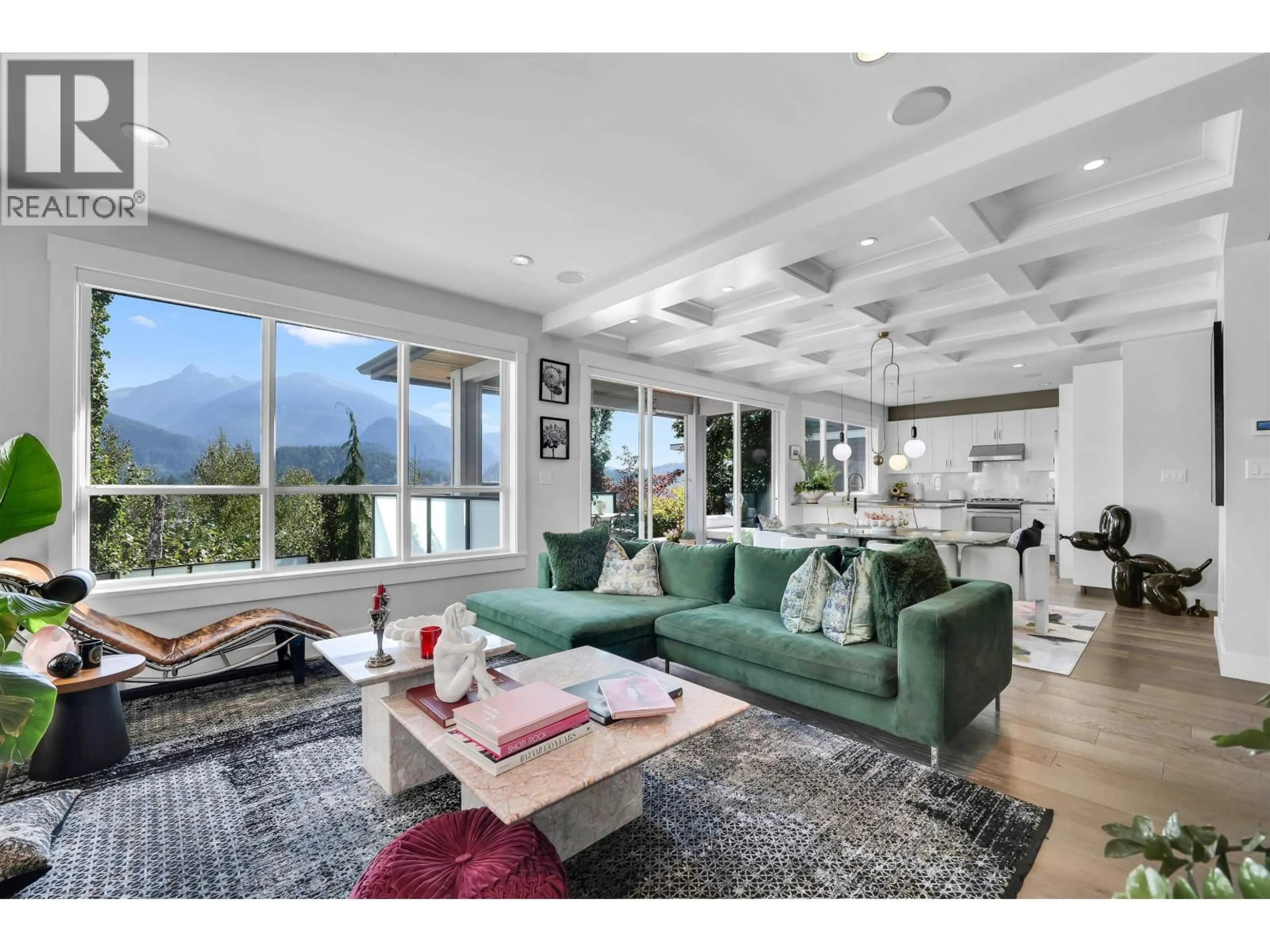 Living room with furniture, unknown for 2954 STRANGWAY PLACE, Squamish British Columbia V8B0P8