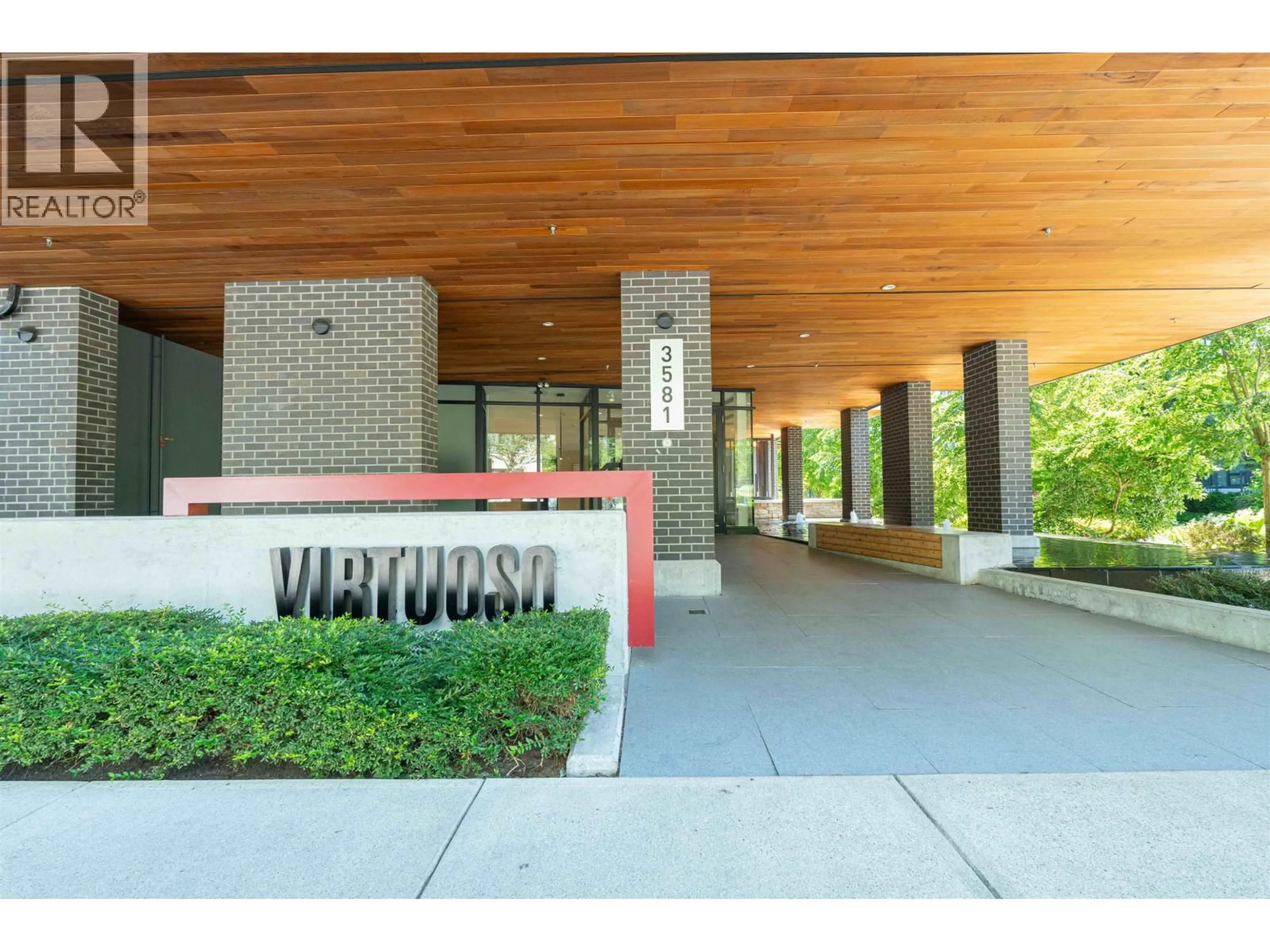 Indoor foyer for 303 - 3581 ROSS DRIVE, Vancouver British Columbia V6S0K5