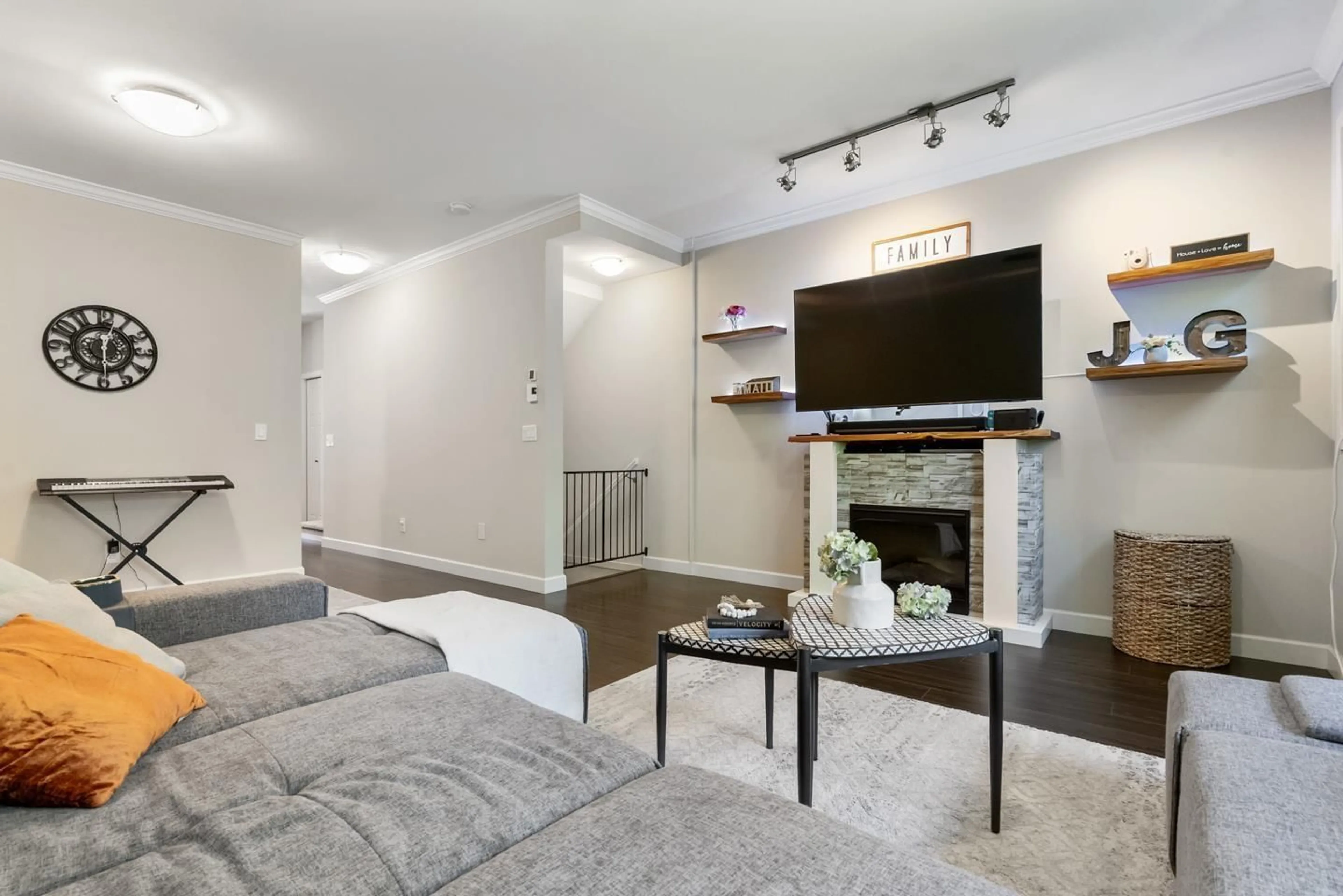 Living room with furniture, unknown for 38 - 7121 192, Surrey British Columbia V4N6K6