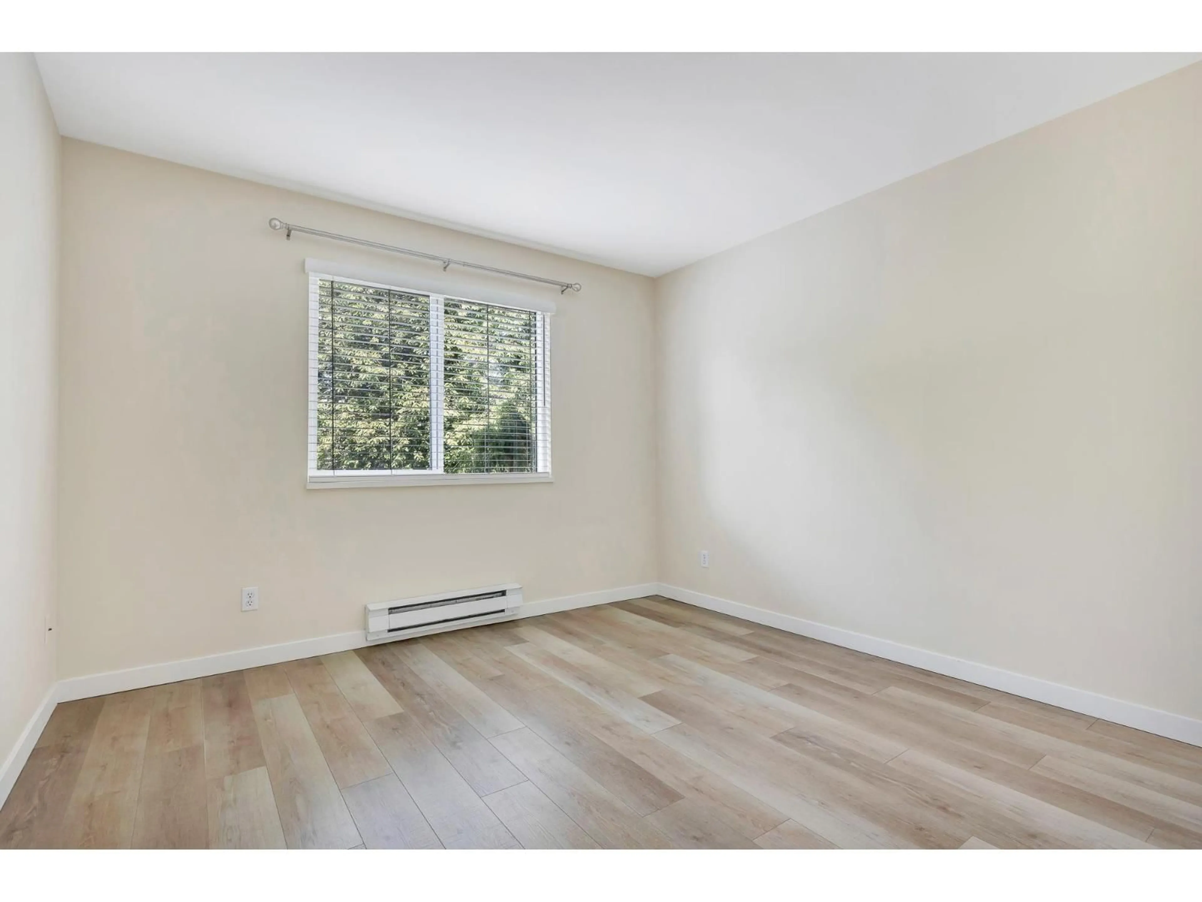 A pic of a room for 209 - 45222 WATSON ROAD, Chilliwack British Columbia V2R3J4