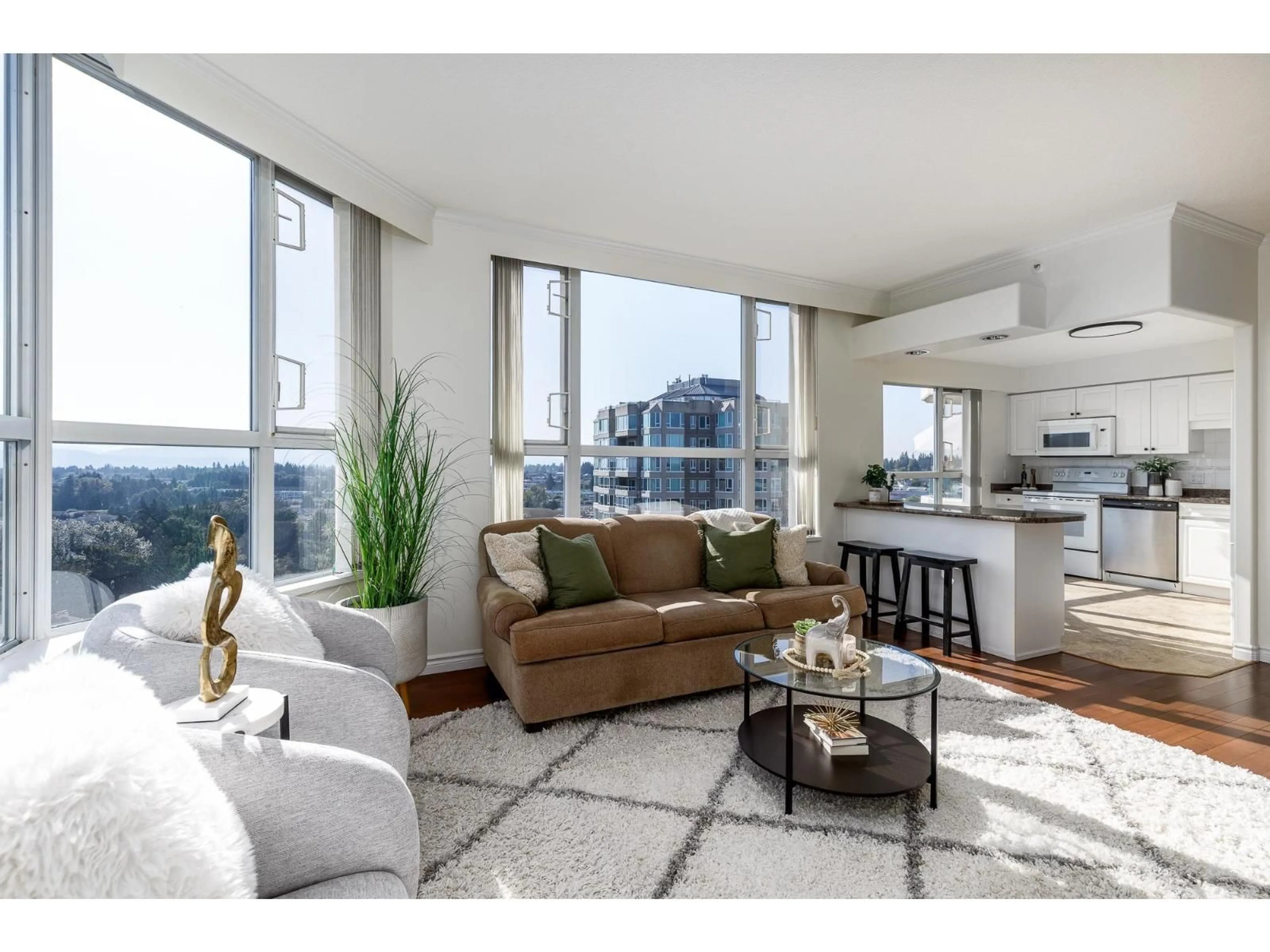 Living room with furniture, unknown for 1501 - 3190 GLADWIN, Abbotsford British Columbia V2T5T2