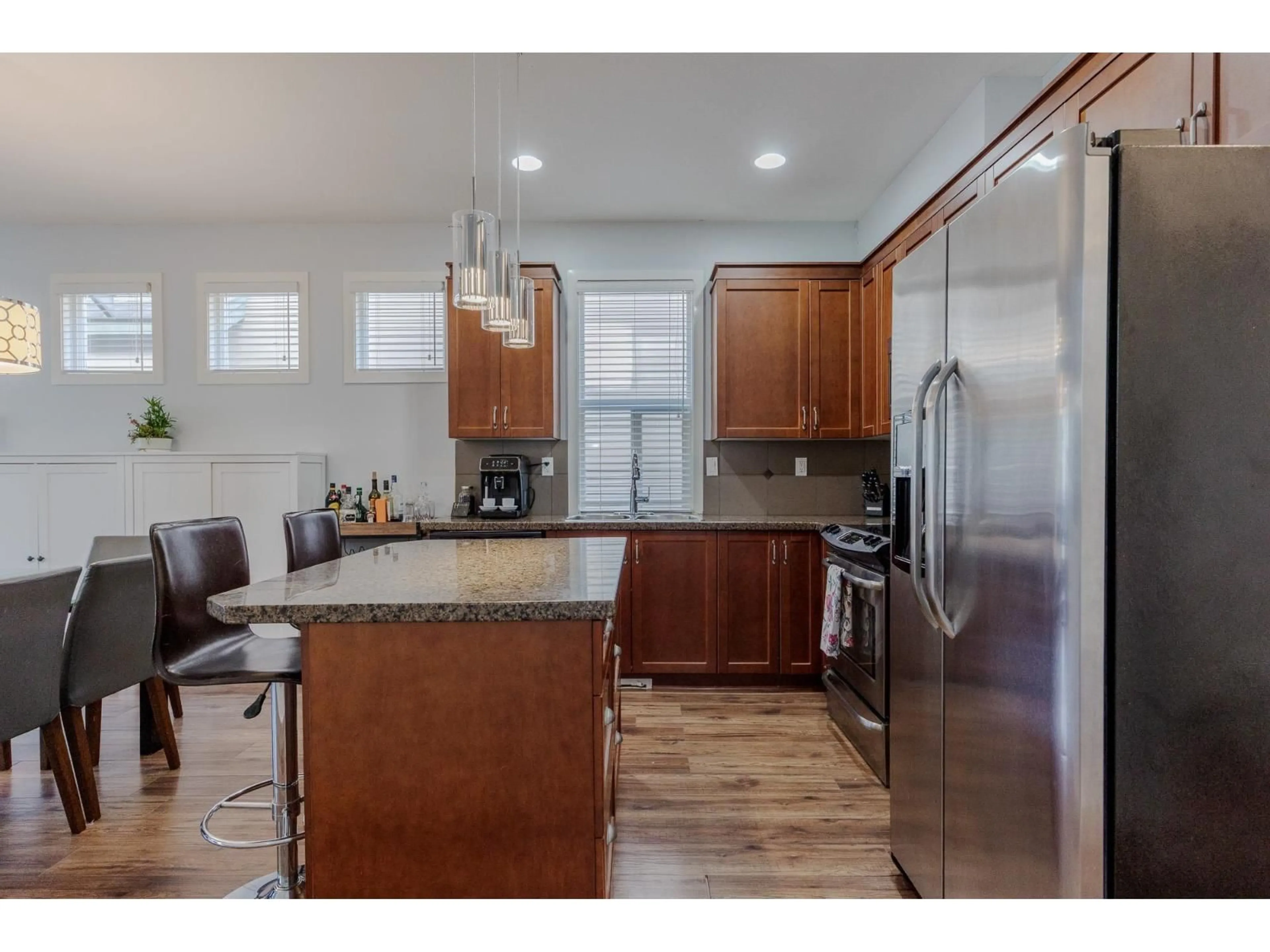 Open concept kitchen, unknown for 6942 190TH, Surrey British Columbia V4N5P1