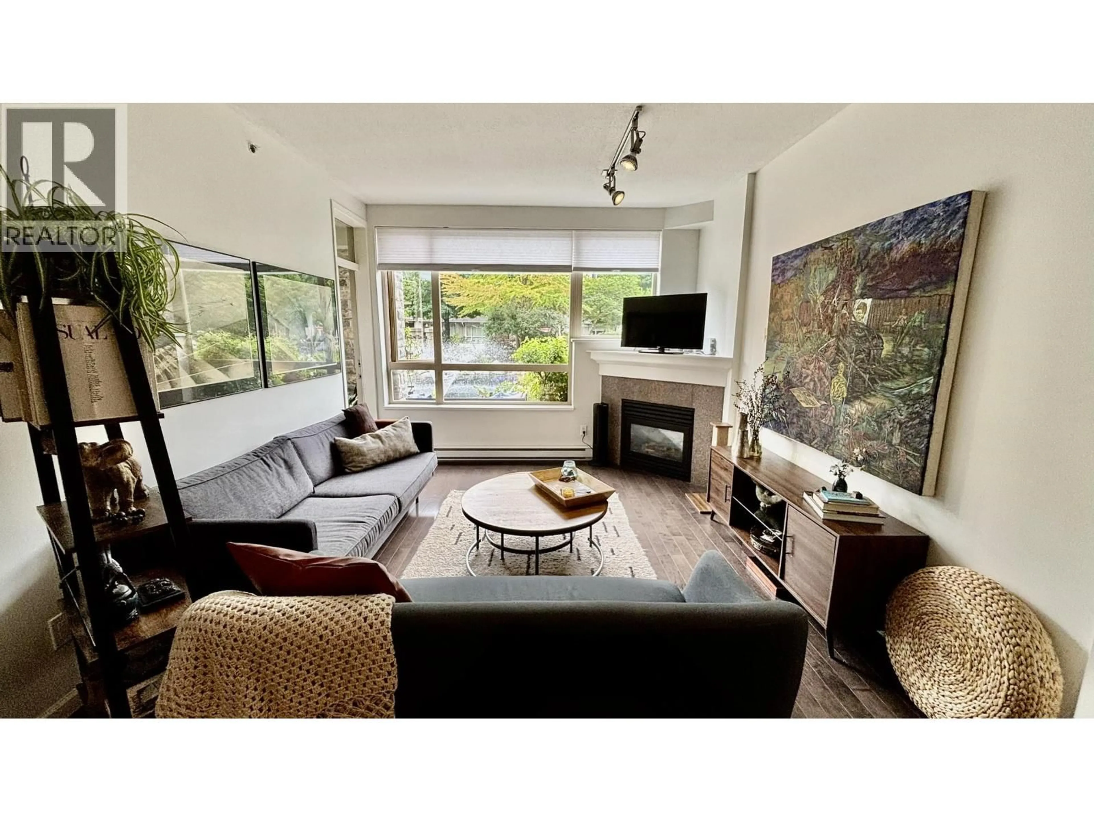 Living room with furniture, unknown for 109 - 580 RAVEN WOODS DRIVE, North Vancouver British Columbia V7G2T2