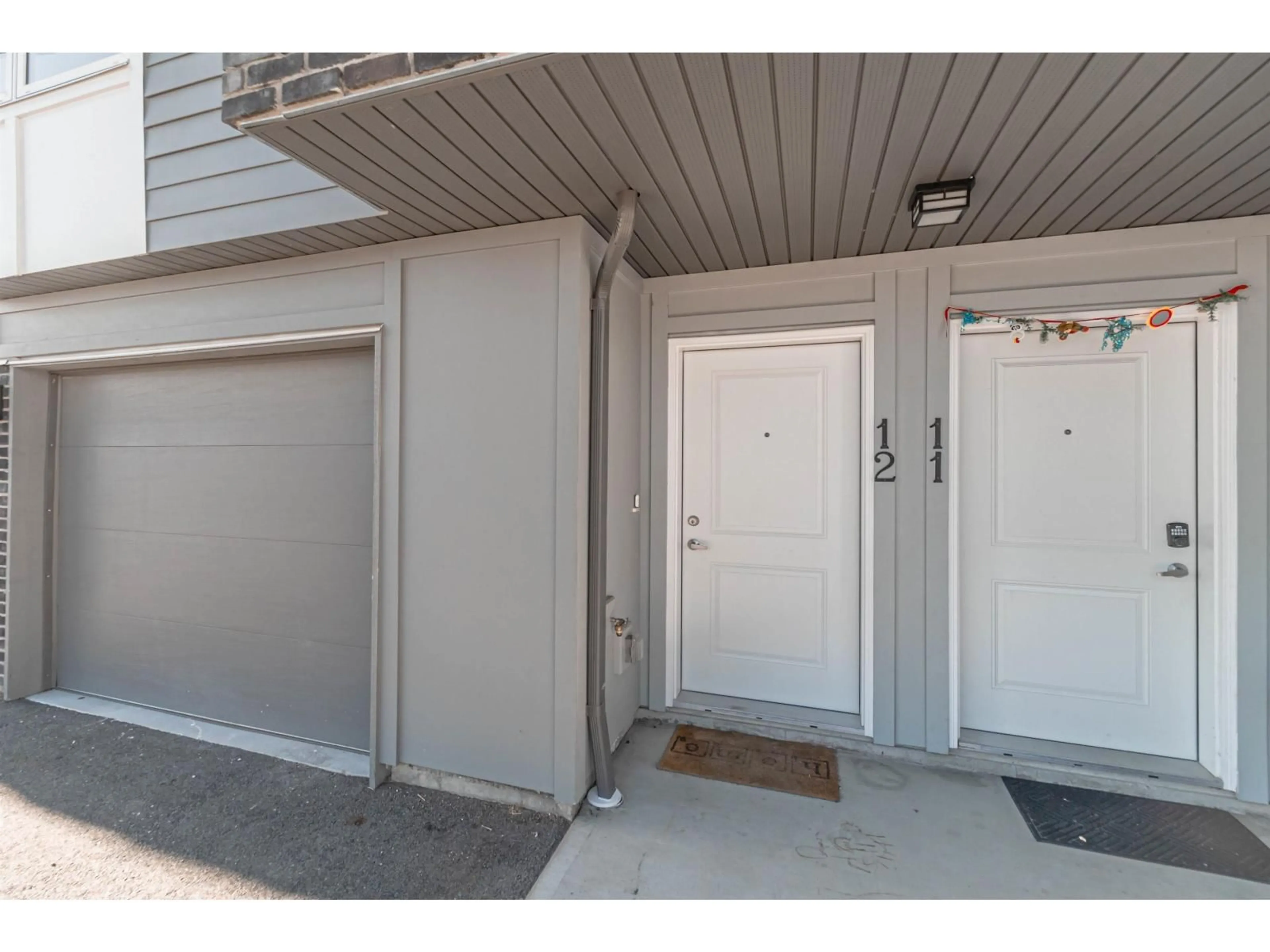 Indoor entryway for 12 - 3323 ROCKHILL, Abbotsford British Columbia V2T0J9