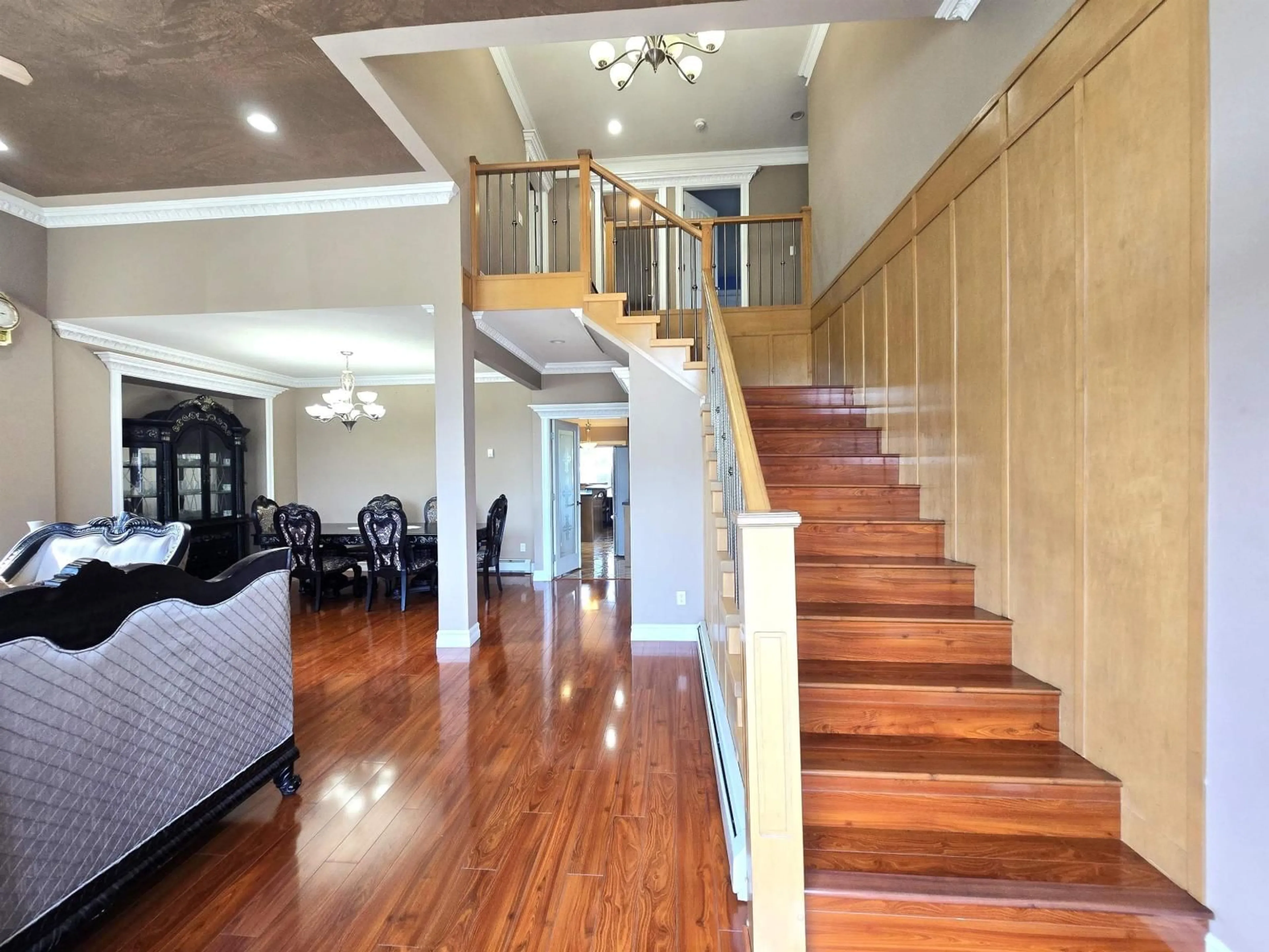 Indoor foyer for 3415 NIGHTINGALE, Abbotsford British Columbia V2T5W3