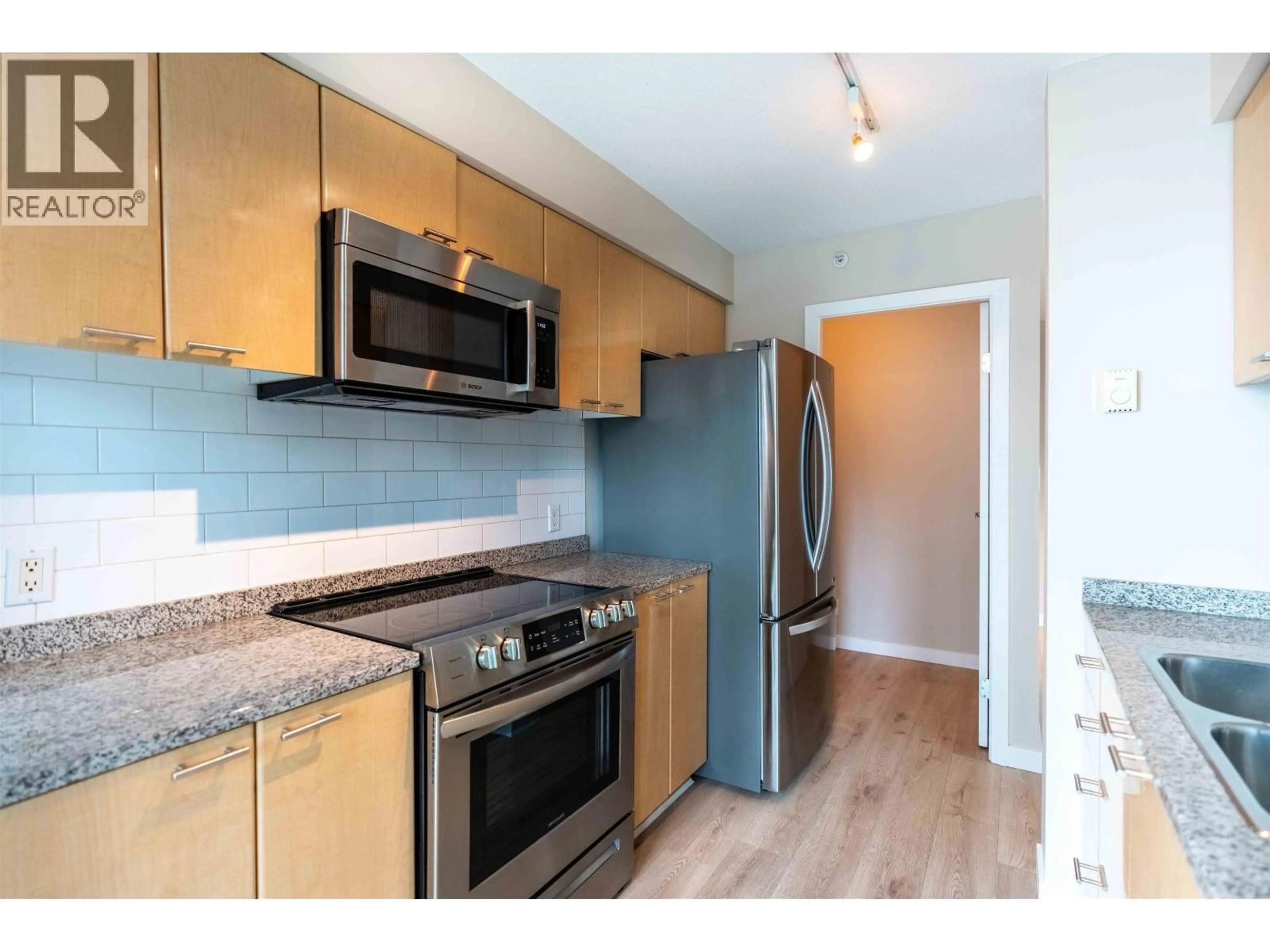 Standard kitchen, wood/laminate floor for 2504 - 1288 GEORGIA STREET, Vancouver British Columbia V6E4R3