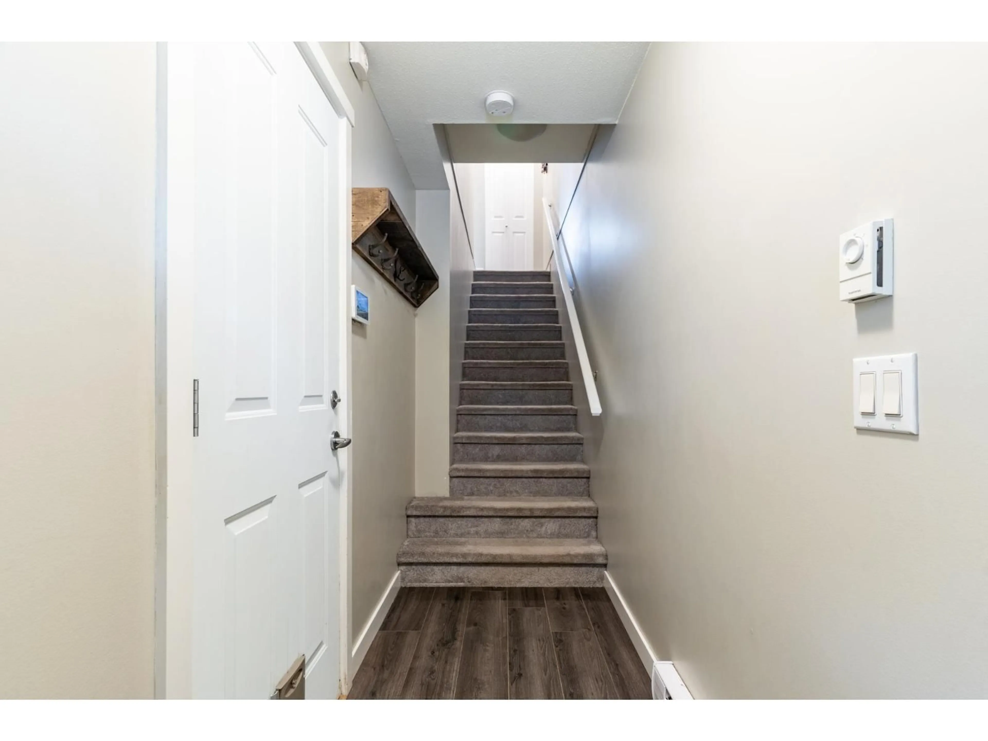 Indoor entryway for 154 - 20875 80, Langley British Columbia V2Y0B2