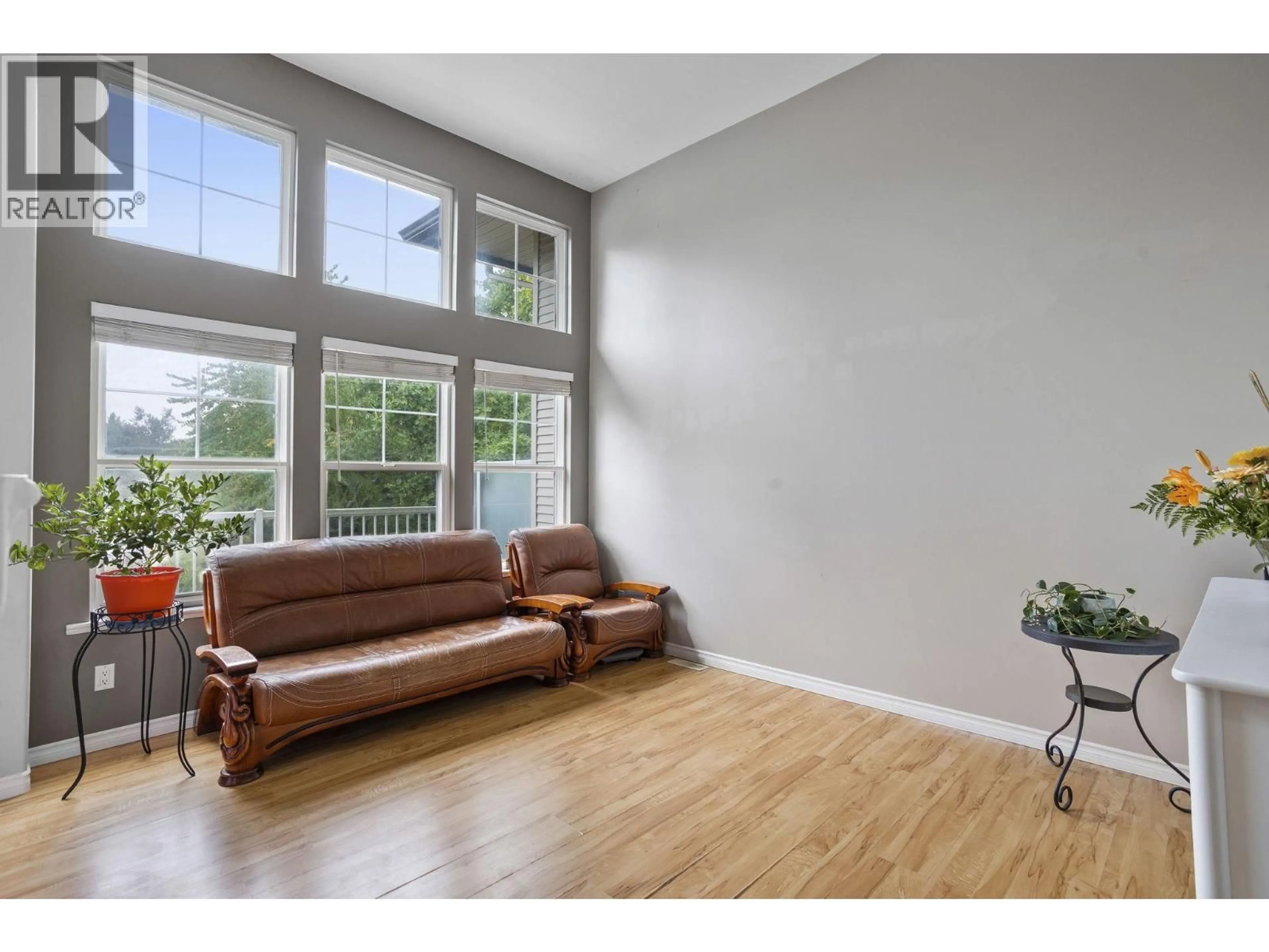 Living room with furniture, wood/laminate floor for 20 - 11165 GILKER HILL ROAD, Maple Ridge British Columbia V2W1V5