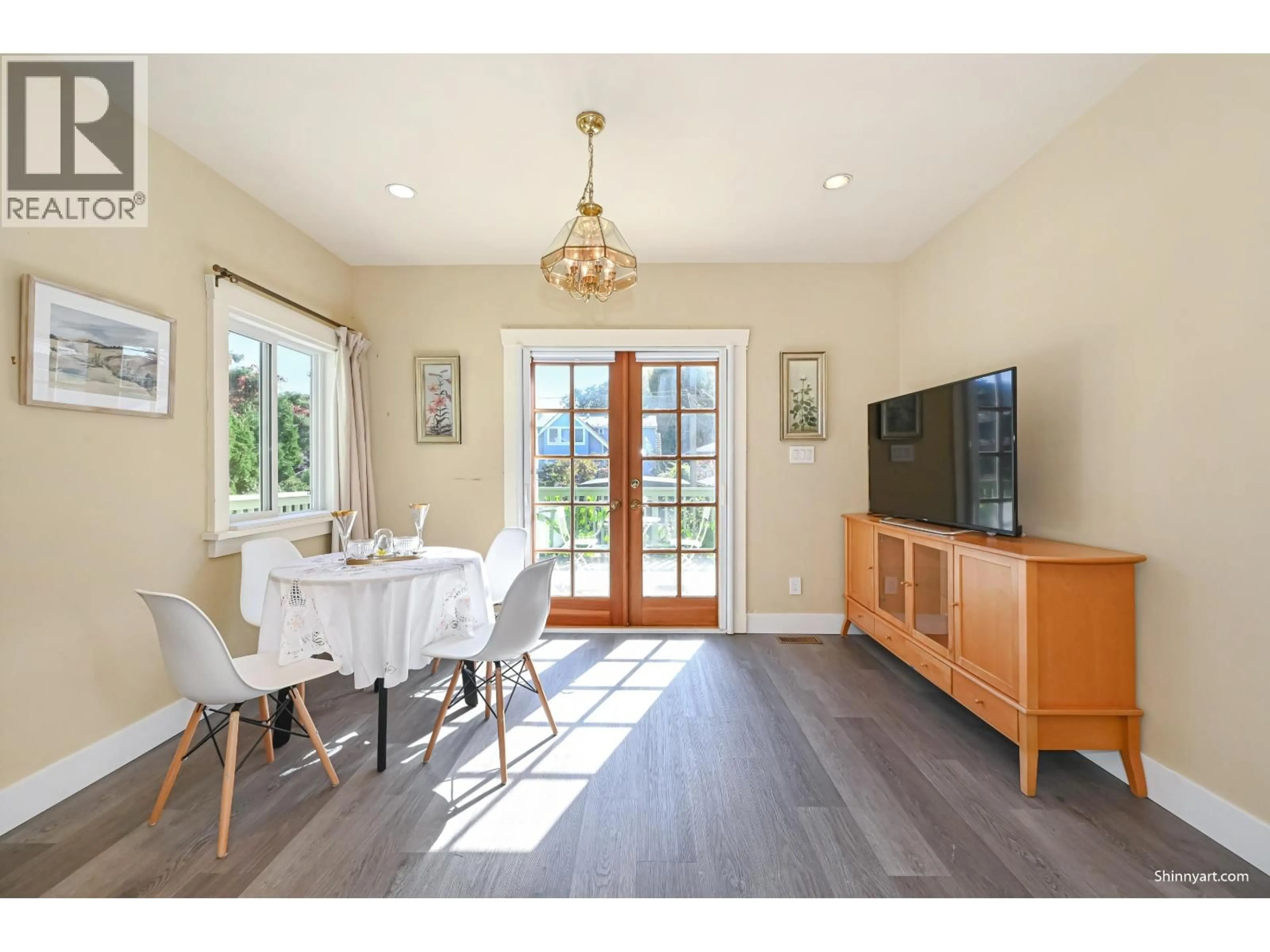 Dining room, wood/laminate floor for 2696 42ND AVENUE, Vancouver British Columbia V6N3G5