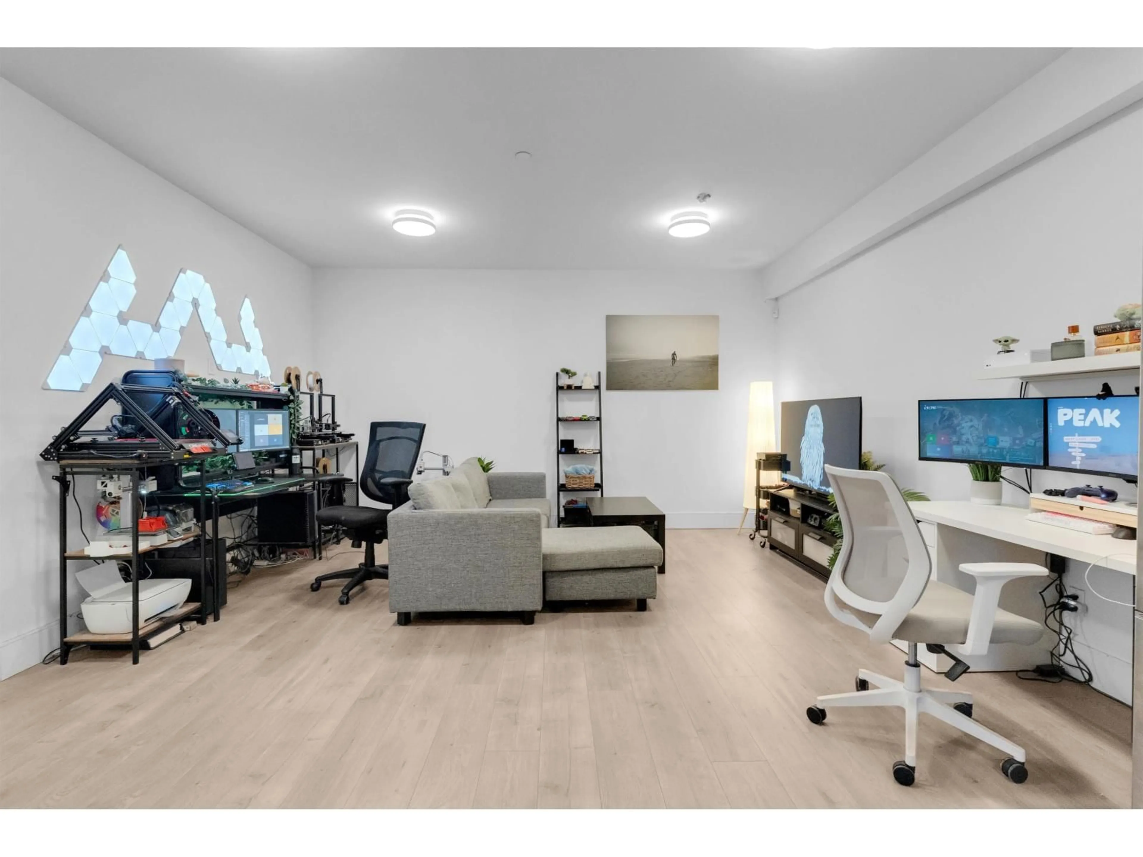 A pic of a room for 1440 MAPLE, White Rock British Columbia V4B4N2