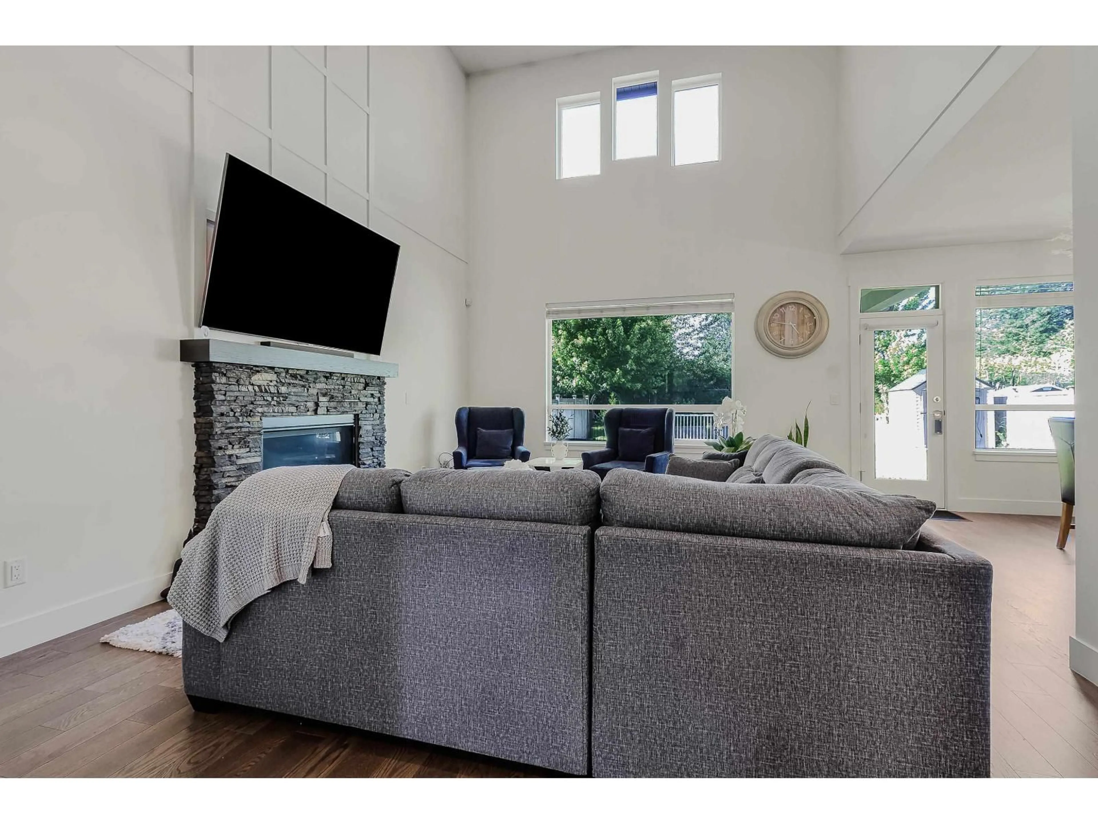 Living room with furniture, unknown for 27155 35B, Langley British Columbia V4W0C3