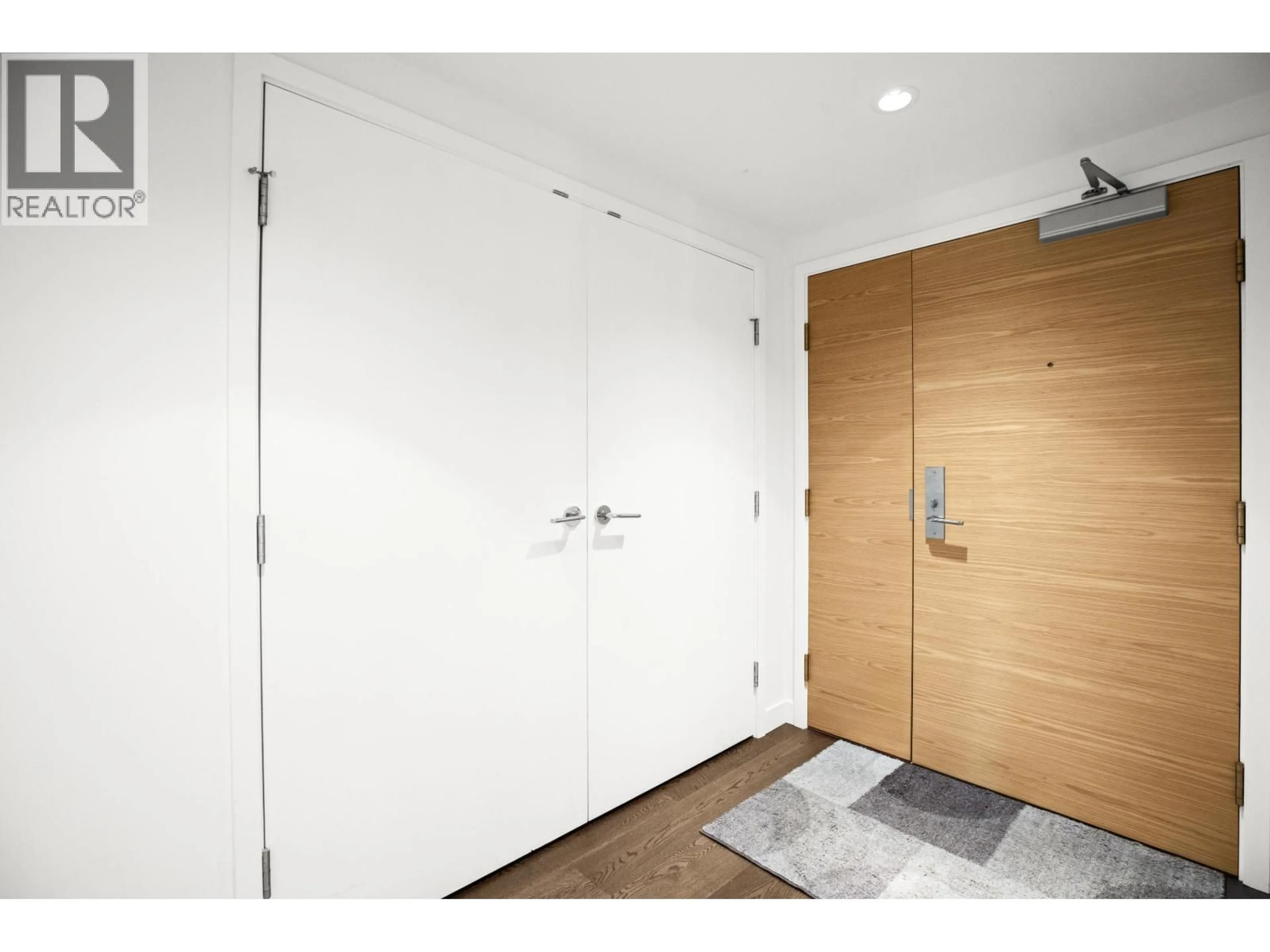 Indoor foyer for 205 - 5782 BERTON AVENUE, Vancouver British Columbia V6S0C1