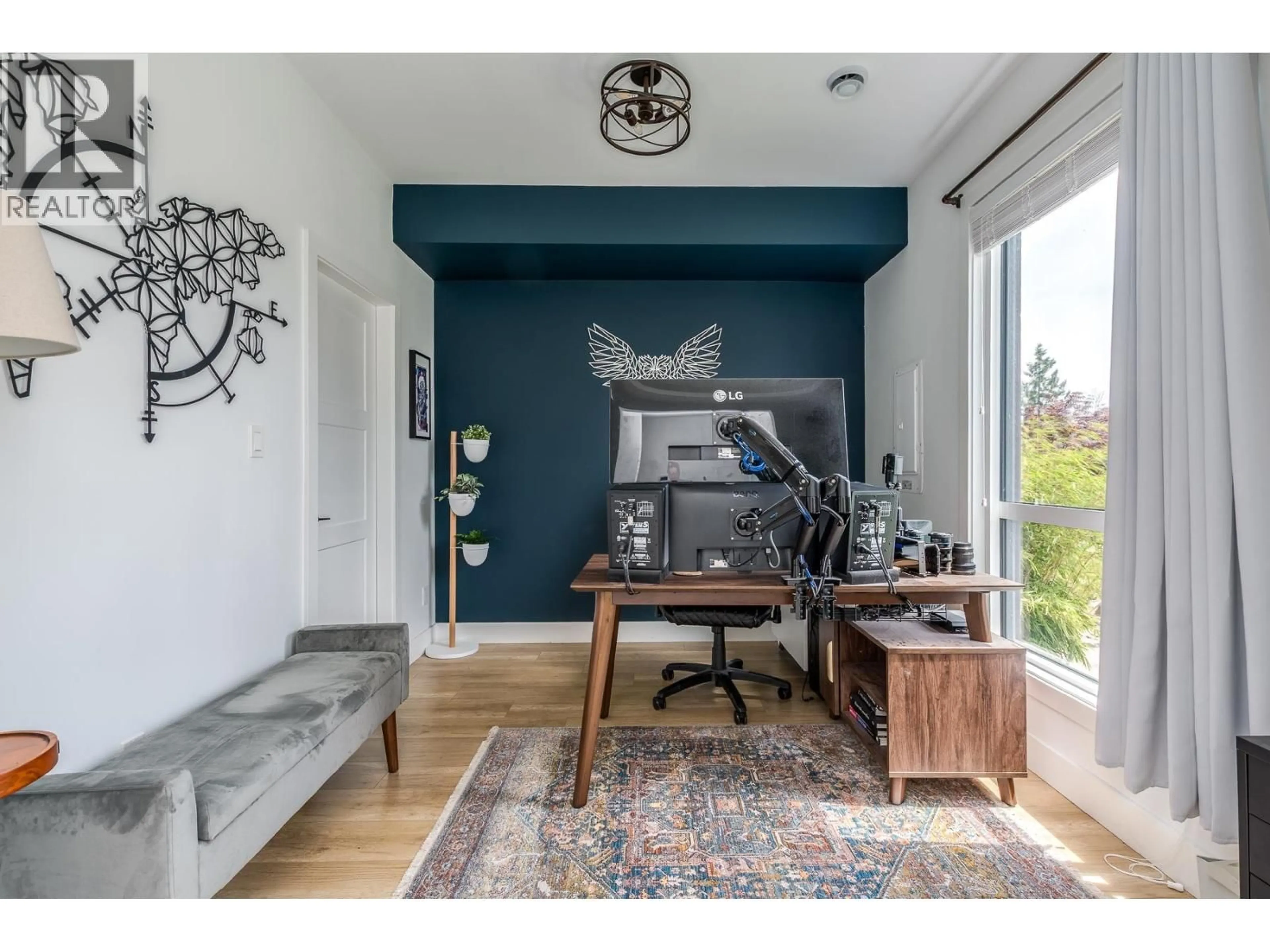 Indoor entryway for 102 - 3419 ROXTON AVENUE, Coquitlam British Columbia V3B0G7