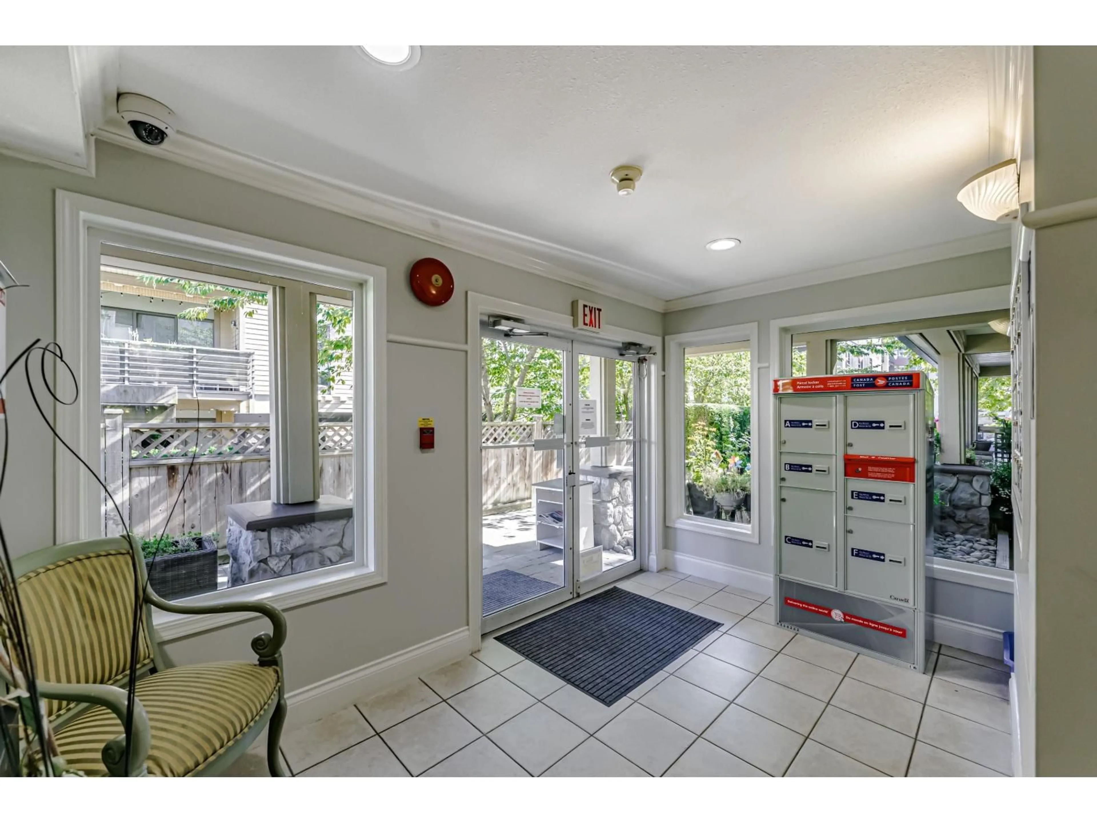 Indoor foyer for 101 - 17727 58, Surrey British Columbia V3S1L5