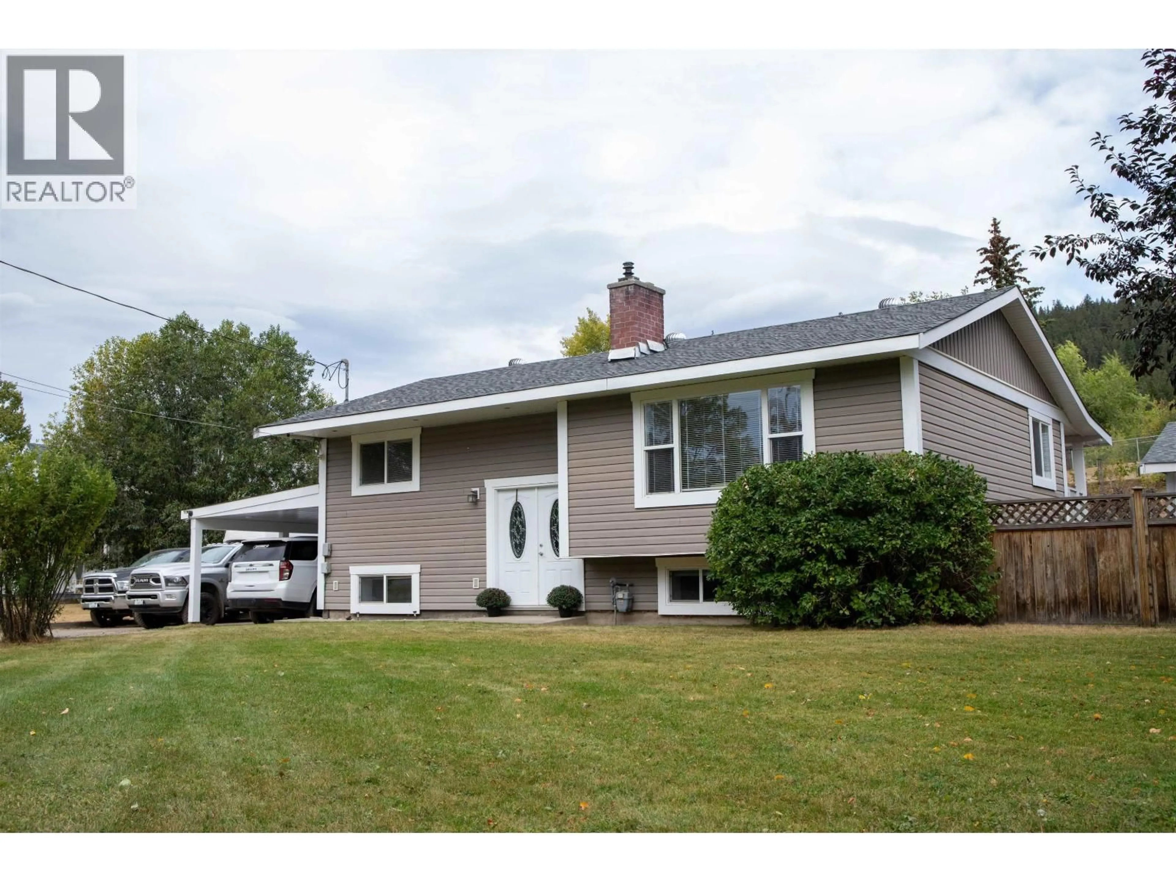 Home with vinyl exterior material, street for 5665 HORSE LAKE ROAD, 100 Mile House British Columbia V0K2E1