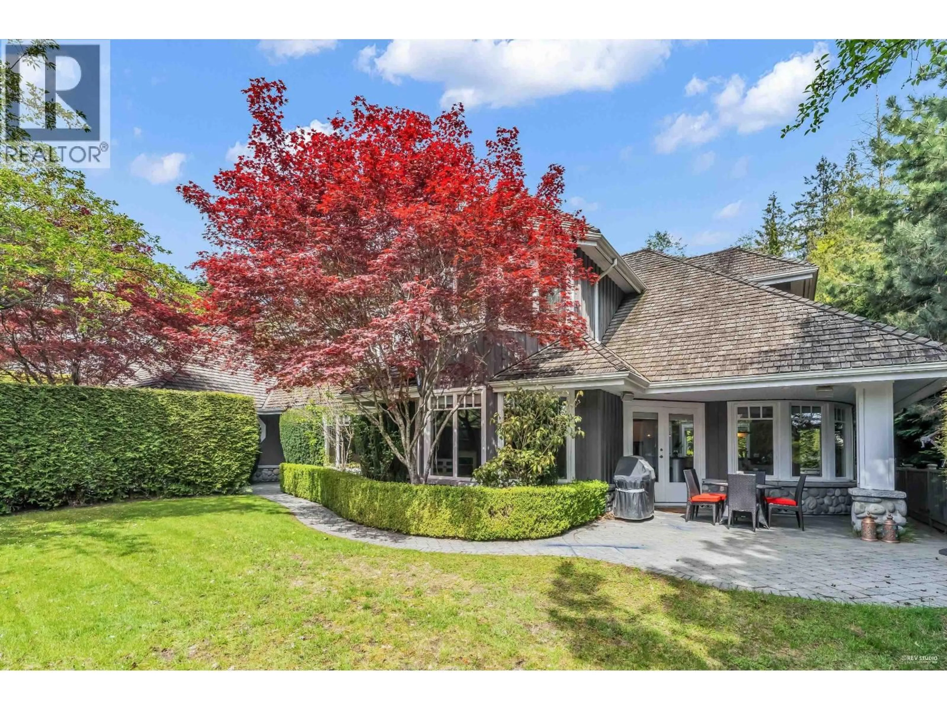 A pic from outside/outdoor area/front of a property/back of a property/a pic from drone, street for 4683 DECOURCY COURT, West Vancouver British Columbia V7W3J5