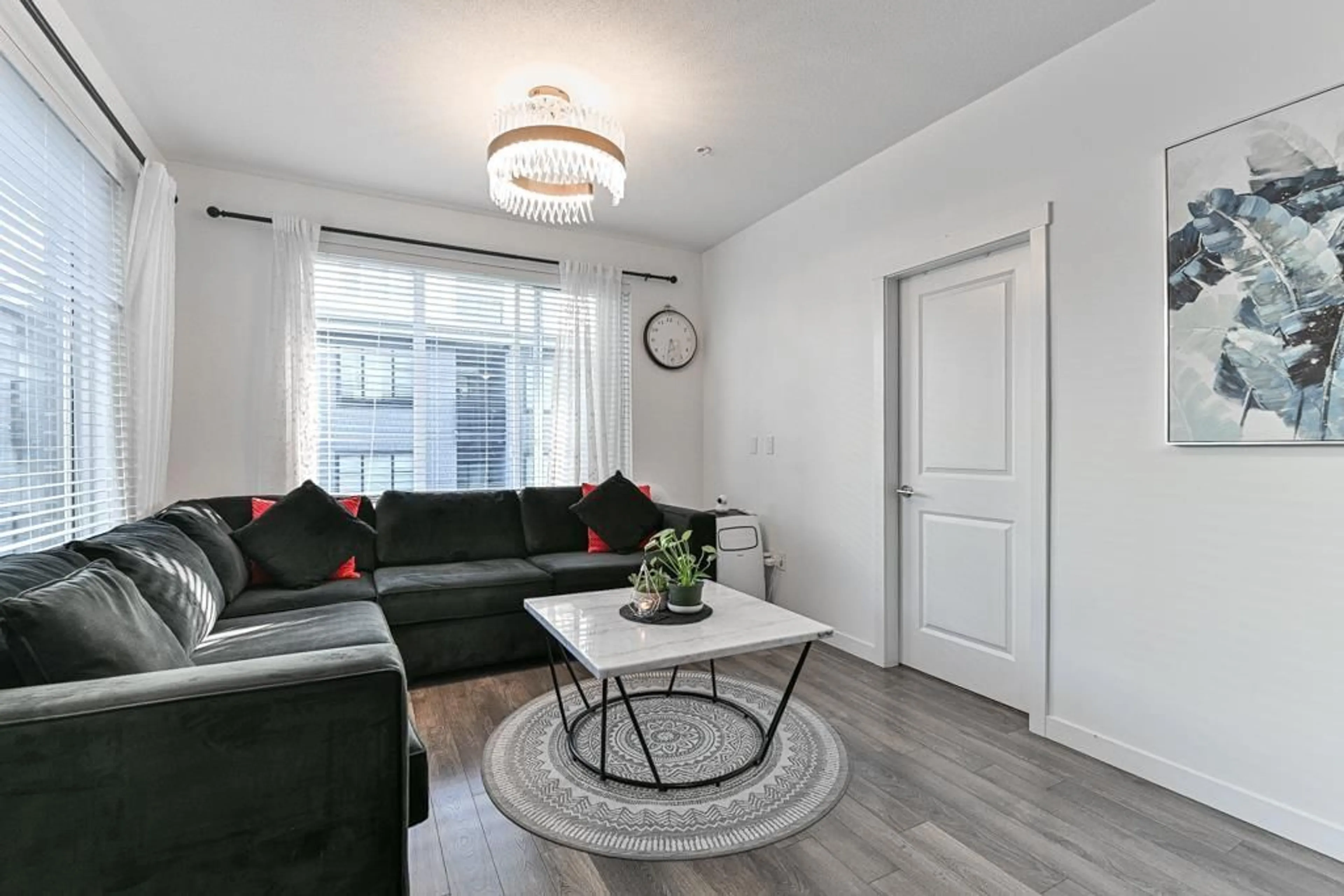 Living room with furniture, unknown for 406 - 15815 85, Surrey British Columbia V4N6X5