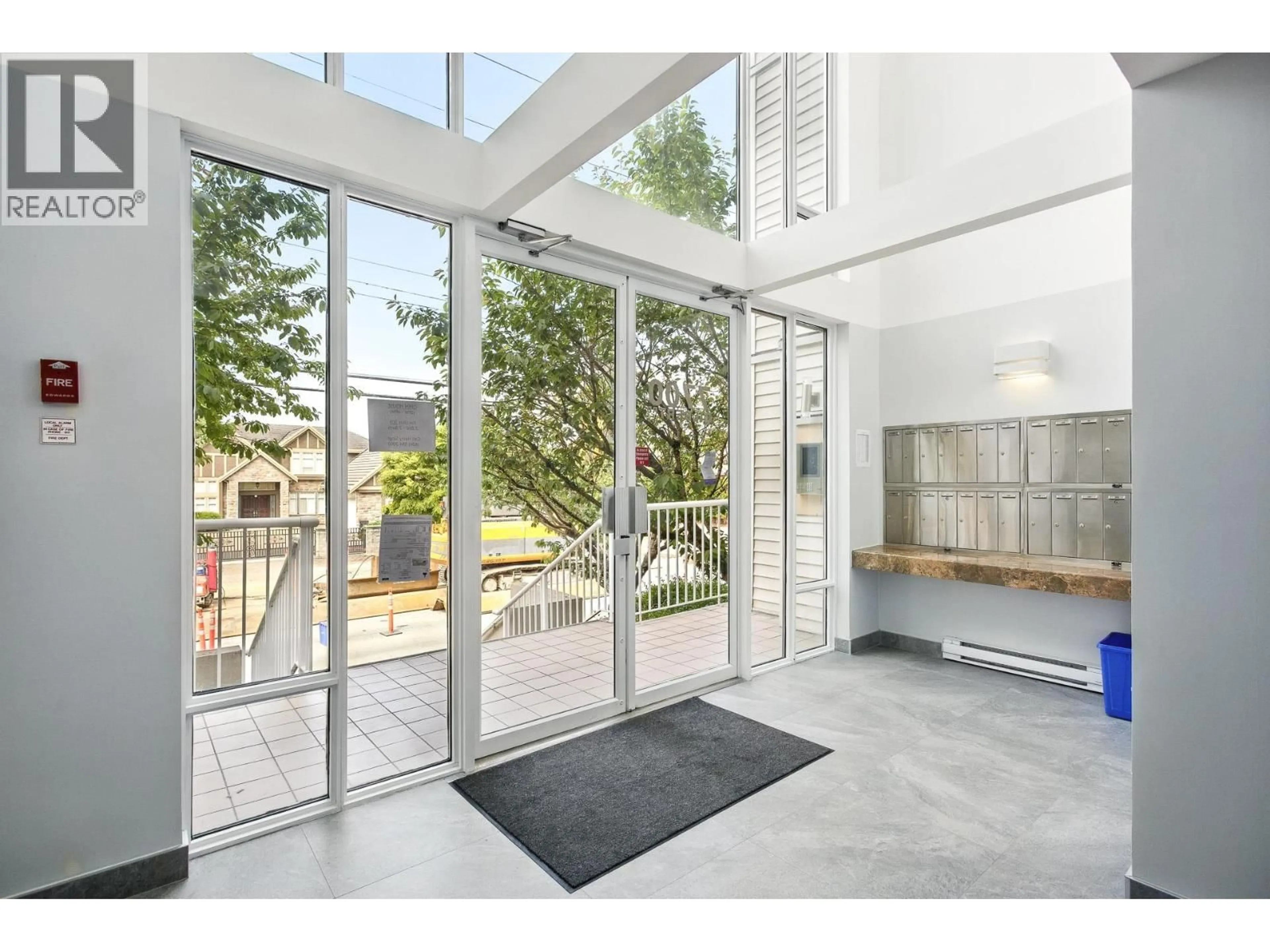 Indoor foyer for 303 - 7700 GILBERT ROAD, Richmond British Columbia V7C3W2