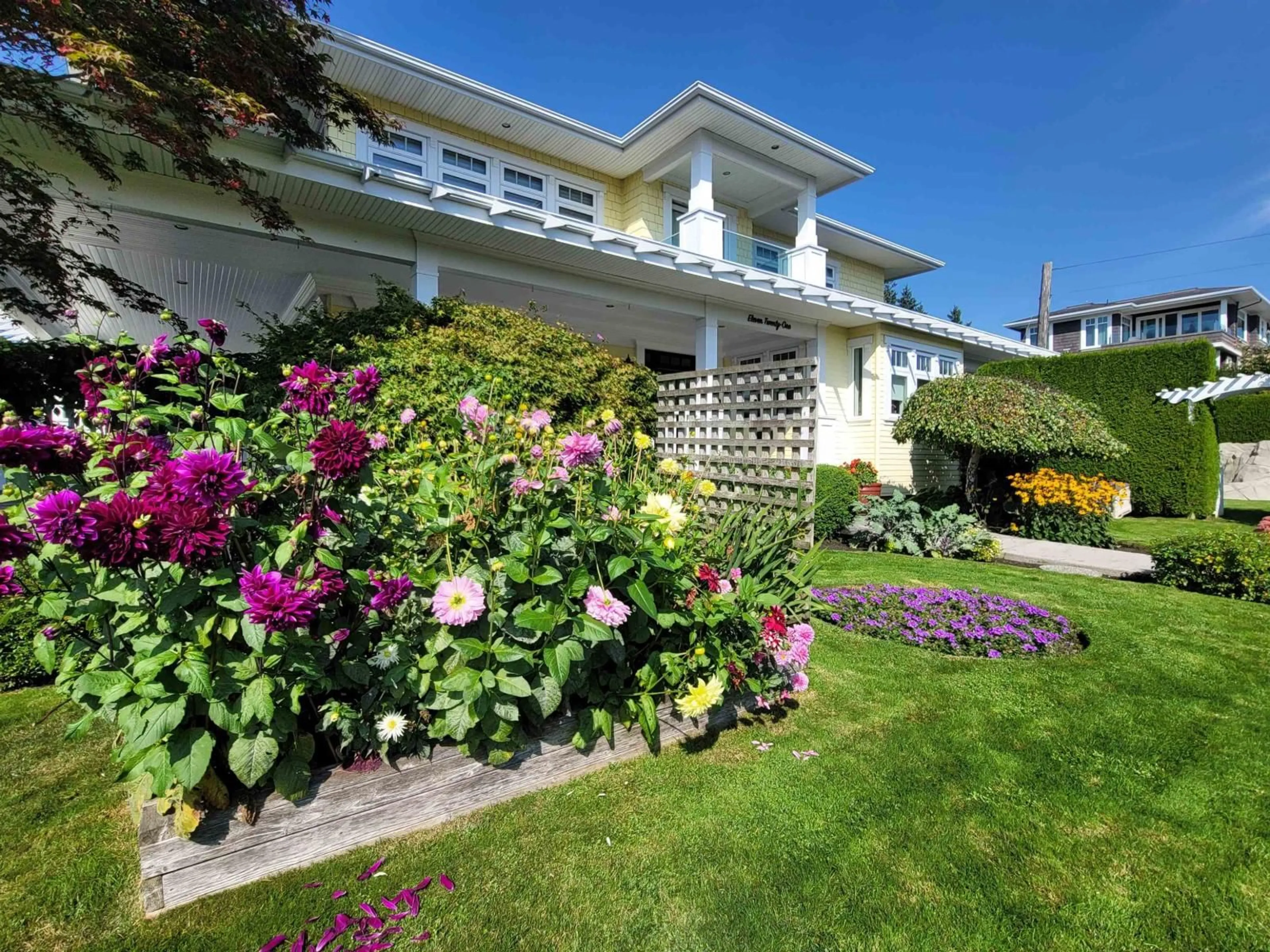 Unknown for 1121 CYPRESS, White Rock British Columbia V4B4H5