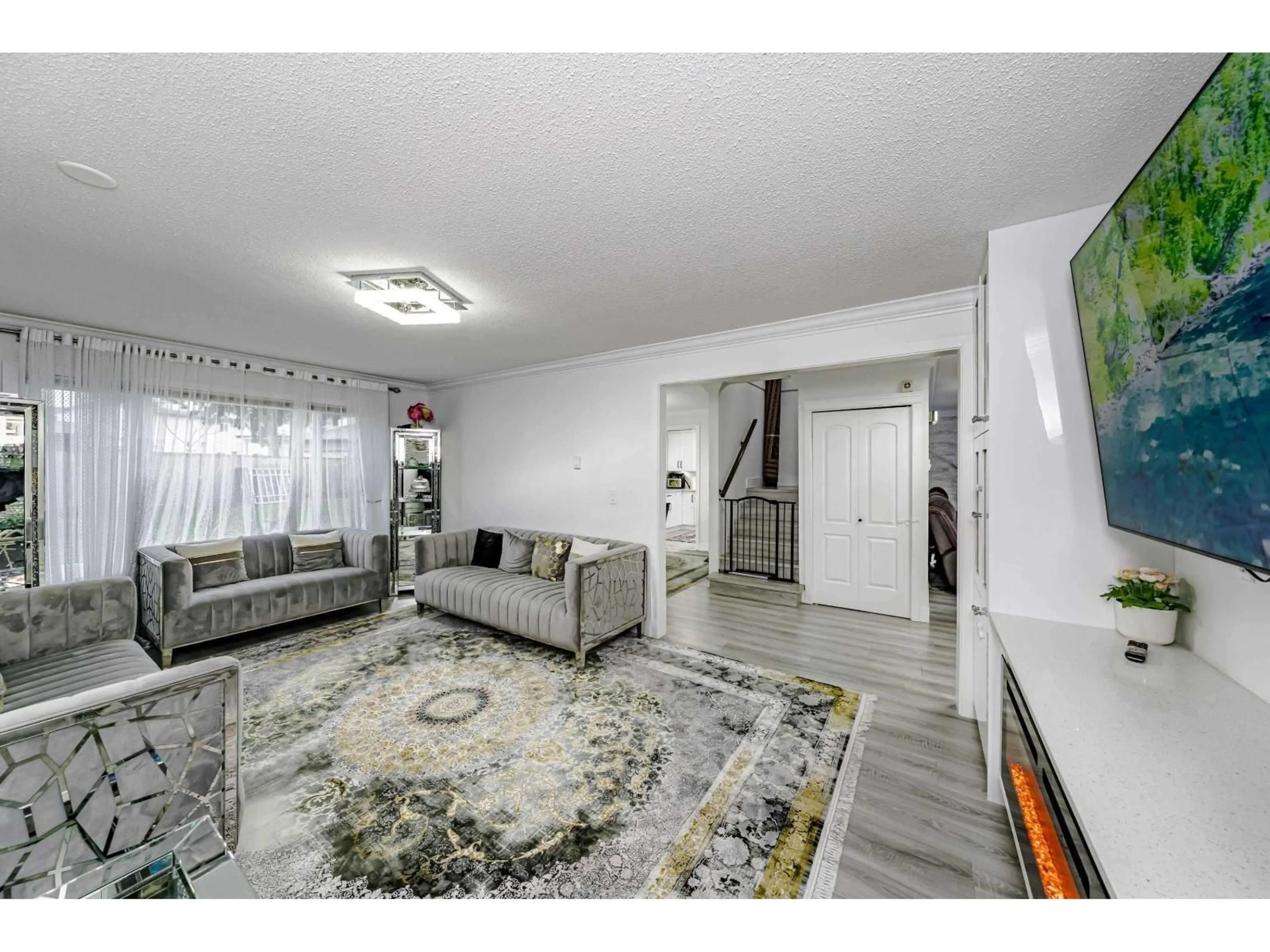 Living room with furniture, unknown for 13232 82, Surrey British Columbia V3W8Z4