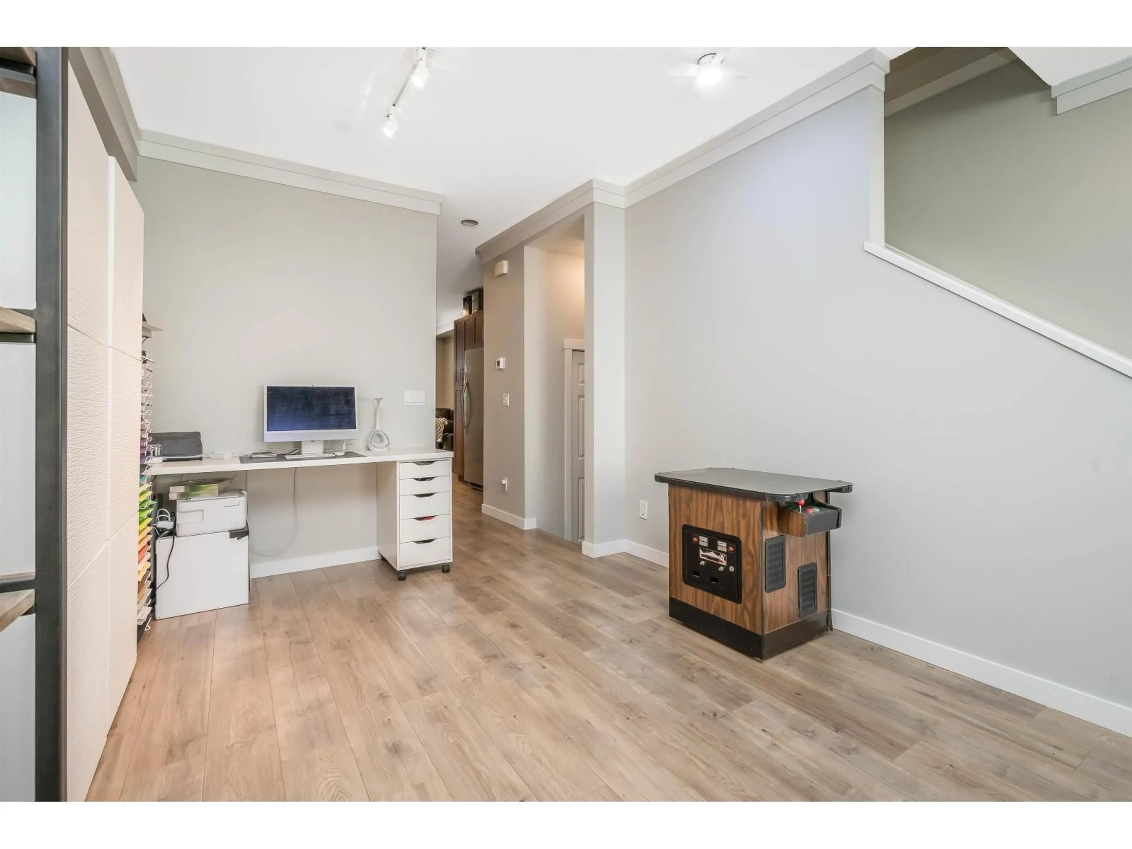 A pic of a room for 24 - 3009 156, Surrey British Columbia V3S0N9