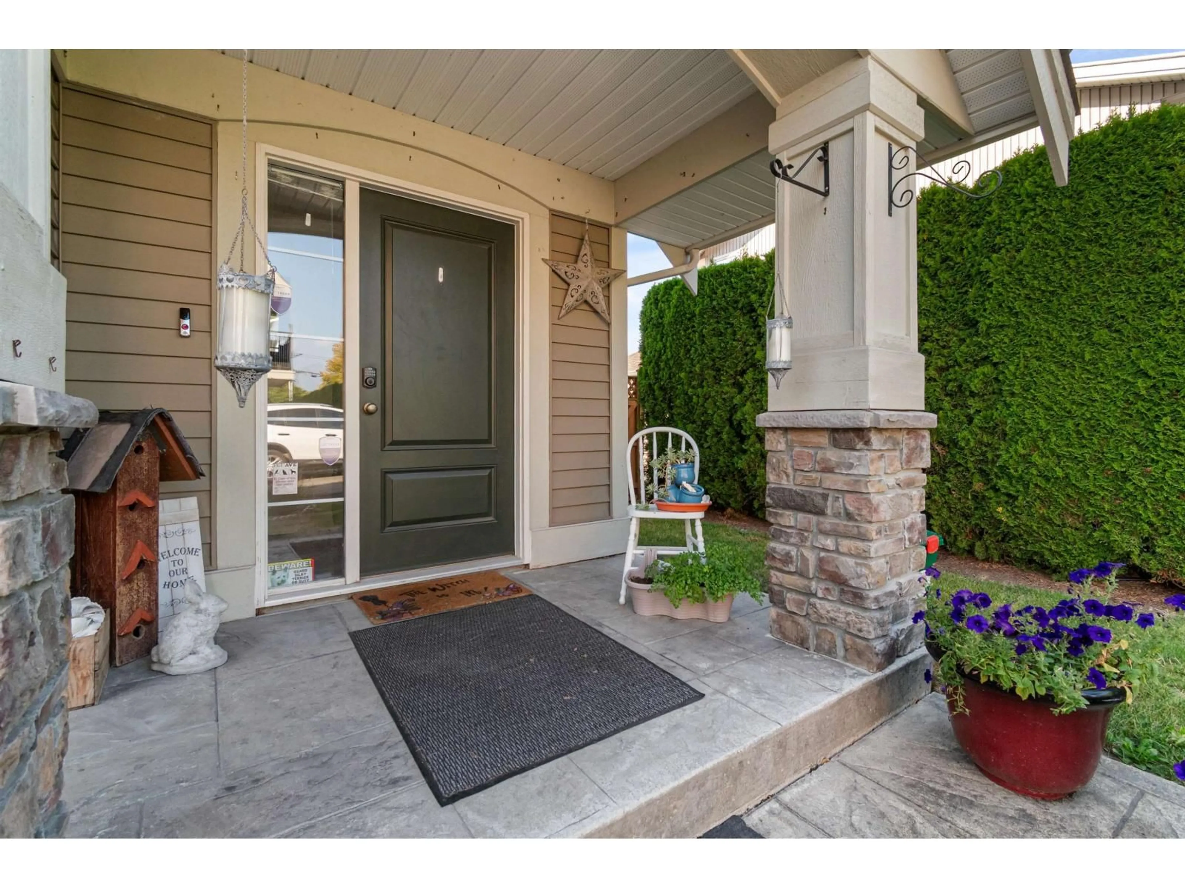 Indoor entryway for 12 - 8945 BROADWAY STREET, Chilliwack British Columbia V2P0A7