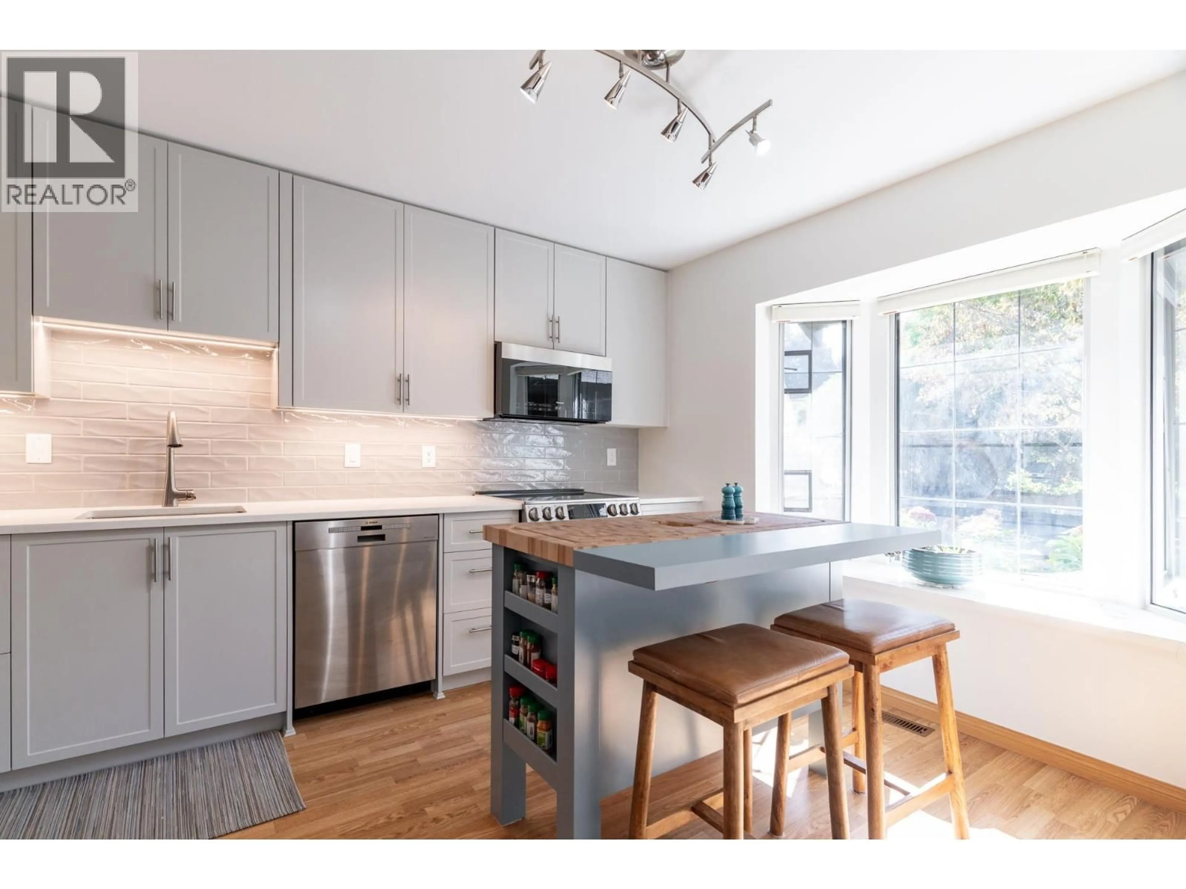 Open concept kitchen, unknown for 41 - 8111 SAUNDERS ROAD, Richmond British Columbia V7A4L9
