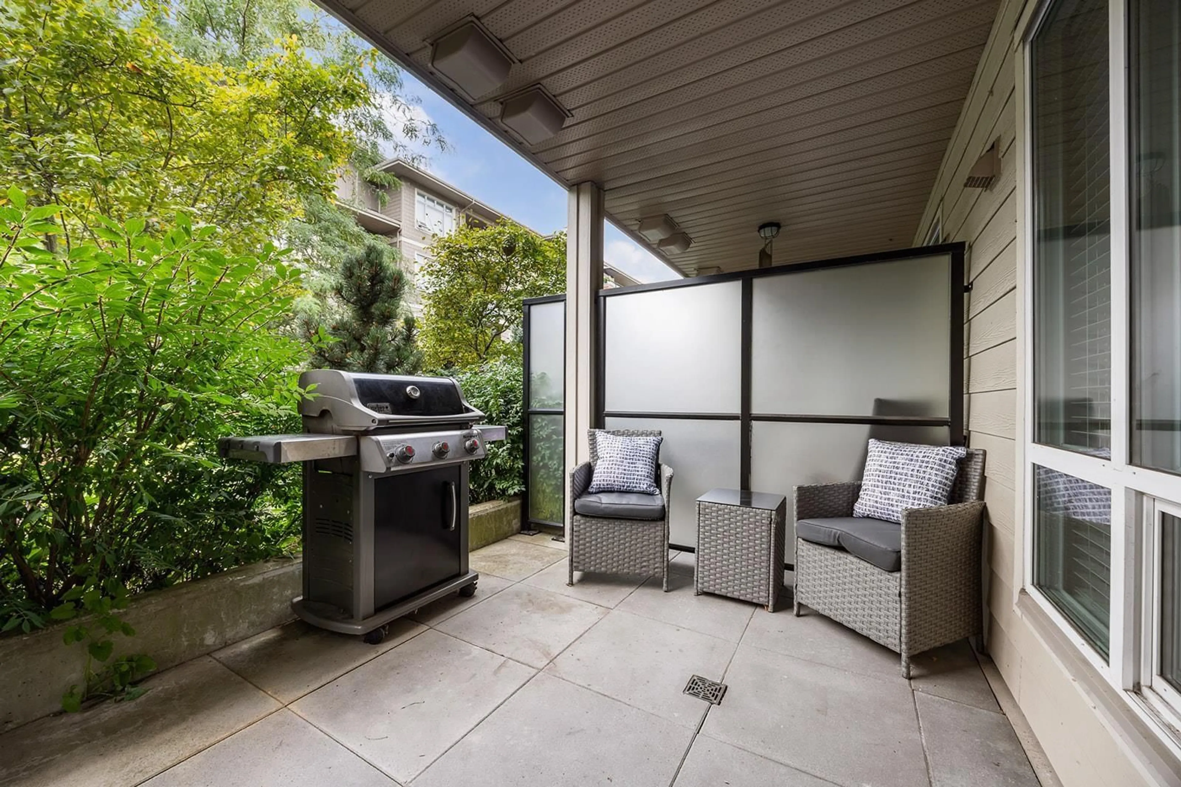 Patio, street for E106 - 20211 66, Langley British Columbia V2Y0L4