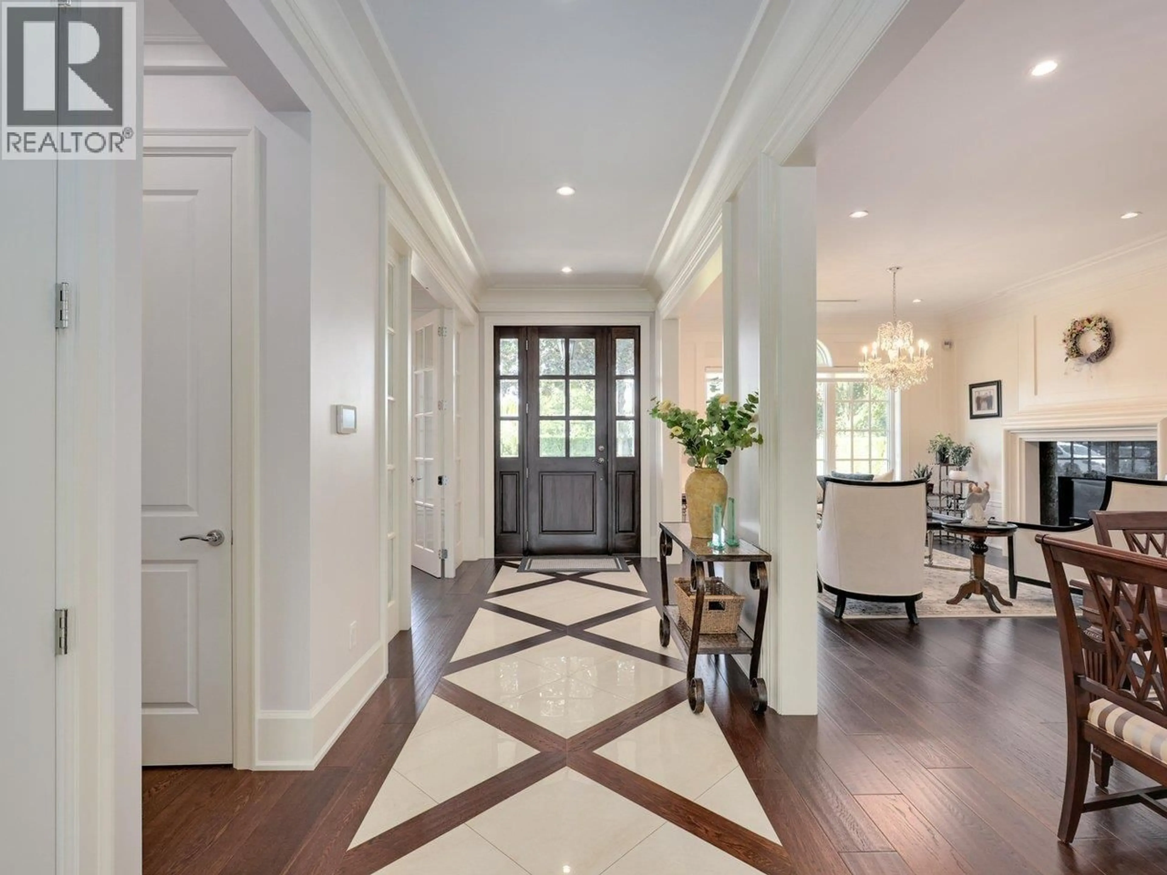 Indoor entryway for 5064 FENTON DRIVE, Delta British Columbia V4K2H4