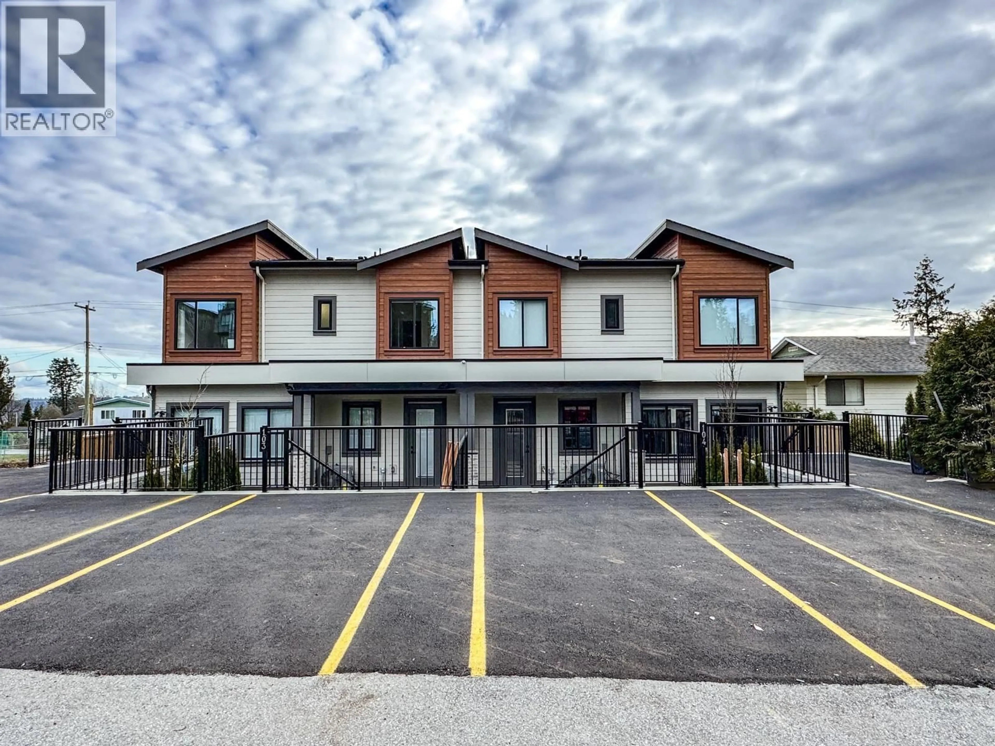 Unknown for 104 - 941 DANSEY AVENUE, Coquitlam British Columbia V3K3G8