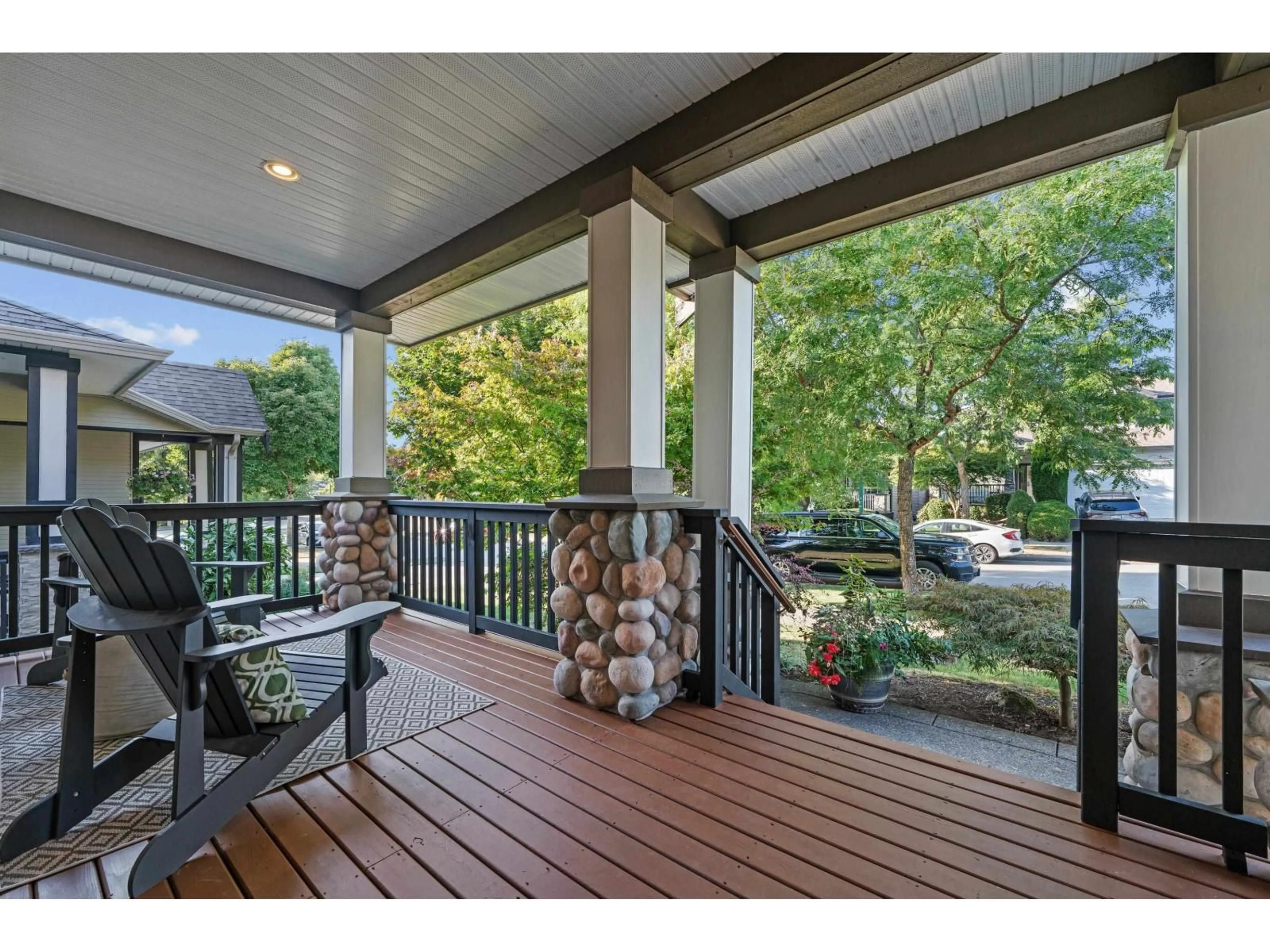 Patio, unknown for 18942 68B, Surrey British Columbia V4N5J9