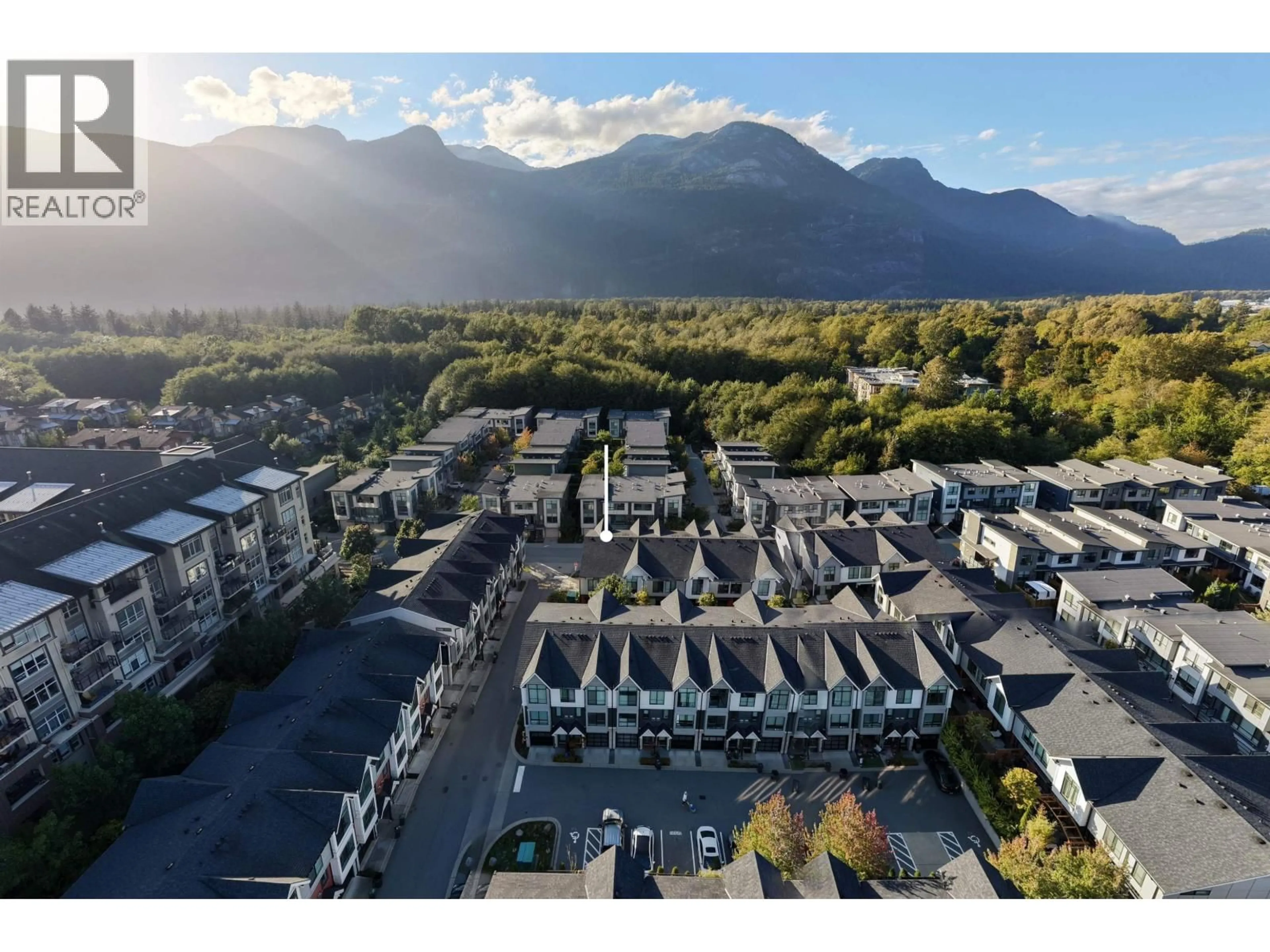 A pic from outside/outdoor area/front of a property/back of a property/a pic from drone, mountain view for 38344 SUMMITS VIEW DRIVE, Squamish British Columbia V8B0N4