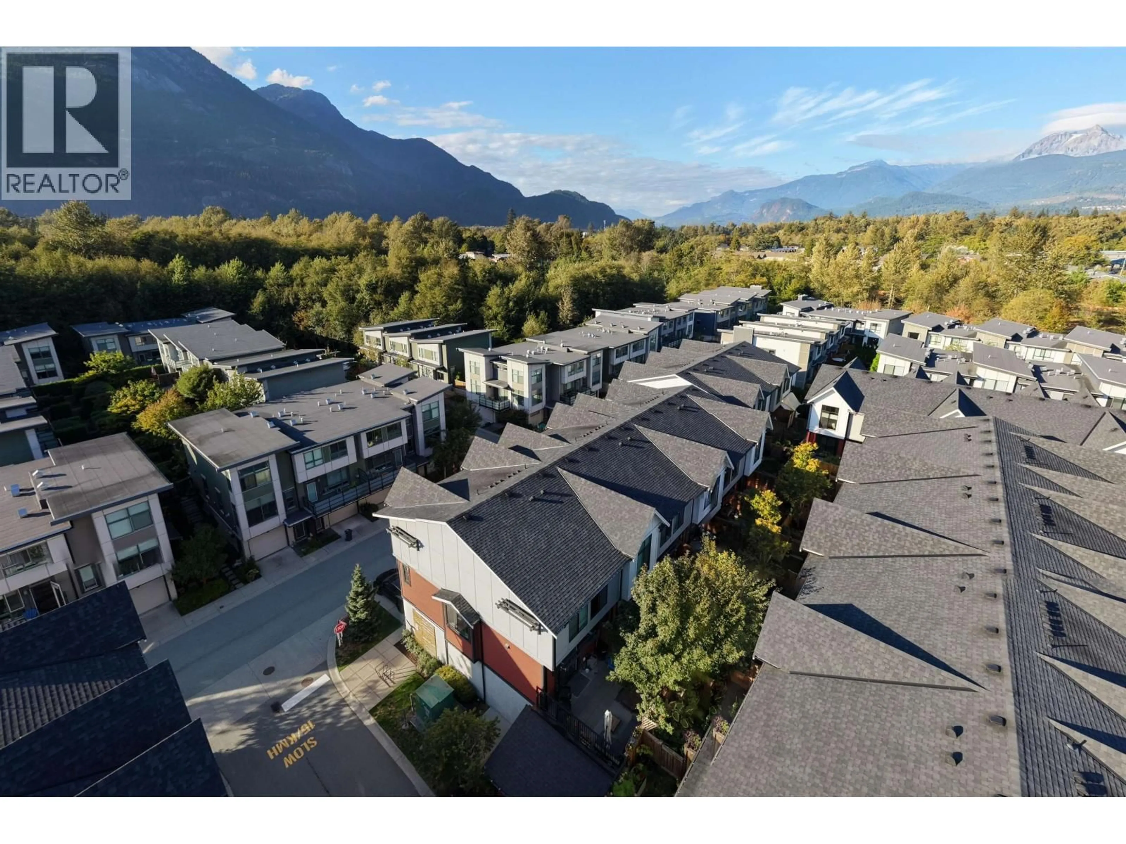 A pic from outside/outdoor area/front of a property/back of a property/a pic from drone, mountain view for 38344 SUMMITS VIEW DRIVE, Squamish British Columbia V8B0N4