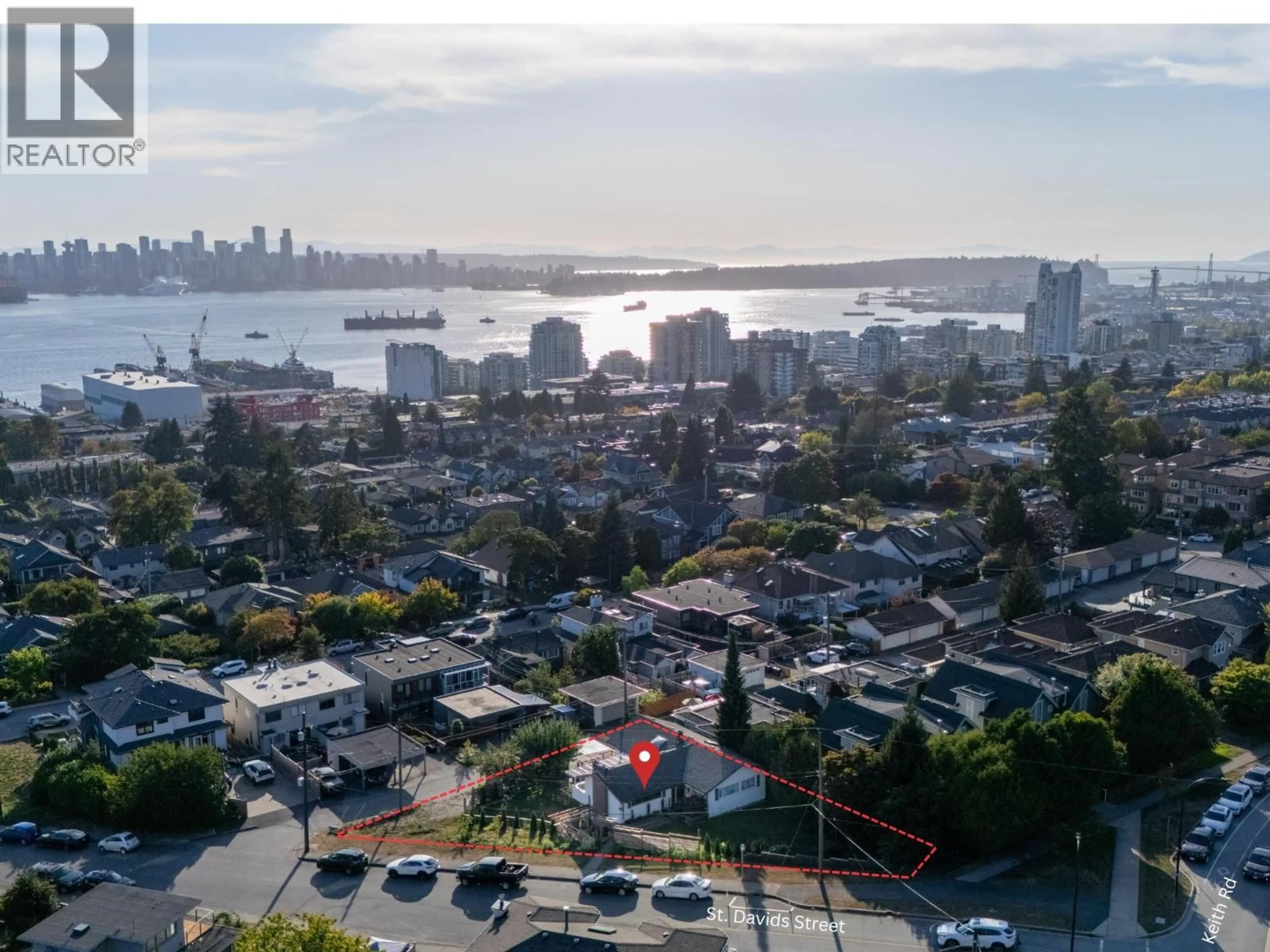 A pic from outside/outdoor area/front of a property/back of a property/a pic from drone, water/lake/river/ocean view for 645 ST. DAVIDS AVENUE, North Vancouver British Columbia V7L3P5