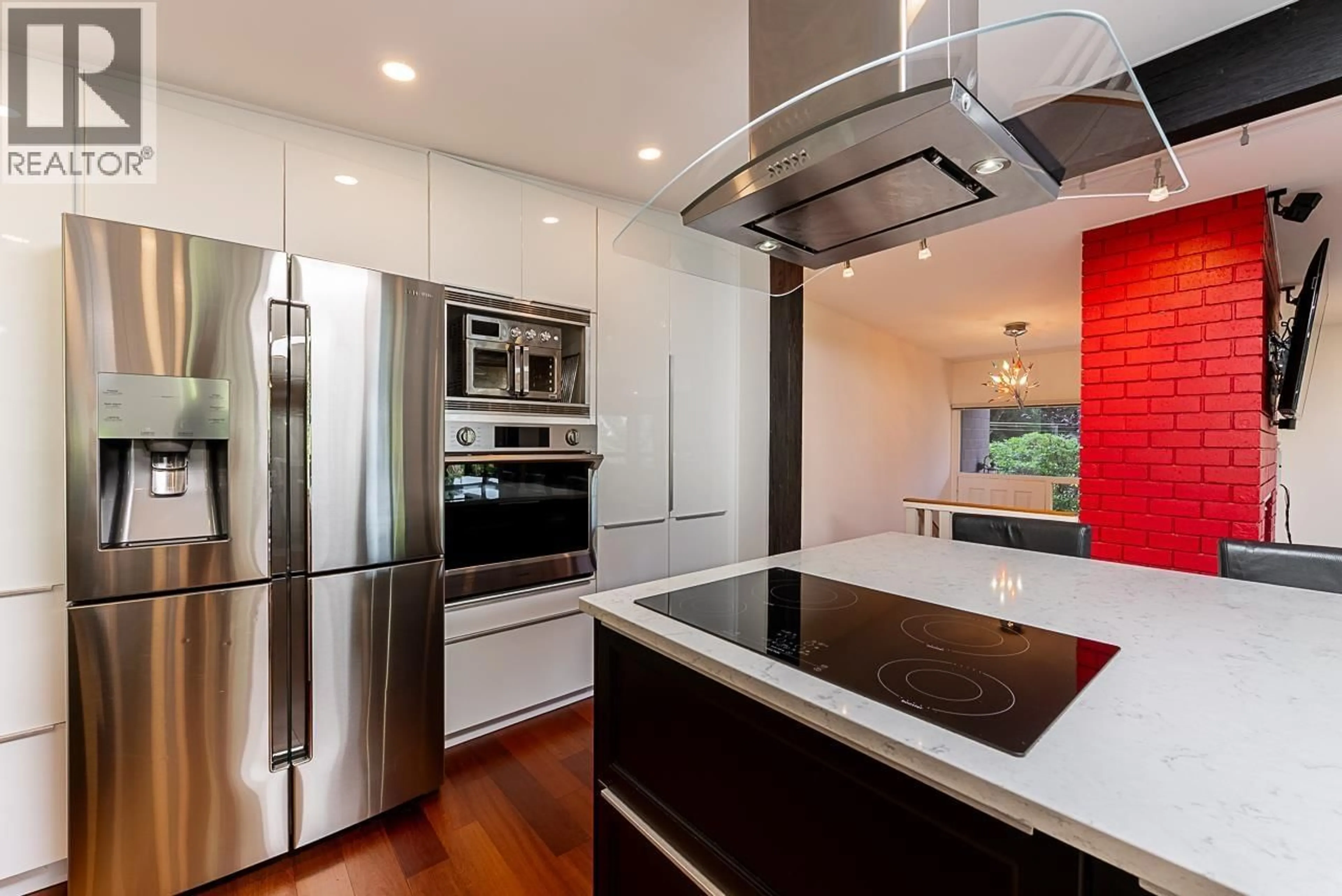 Contemporary kitchen, unknown for 5651 WESTHAVEN ROAD, West Vancouver British Columbia V7W1T5