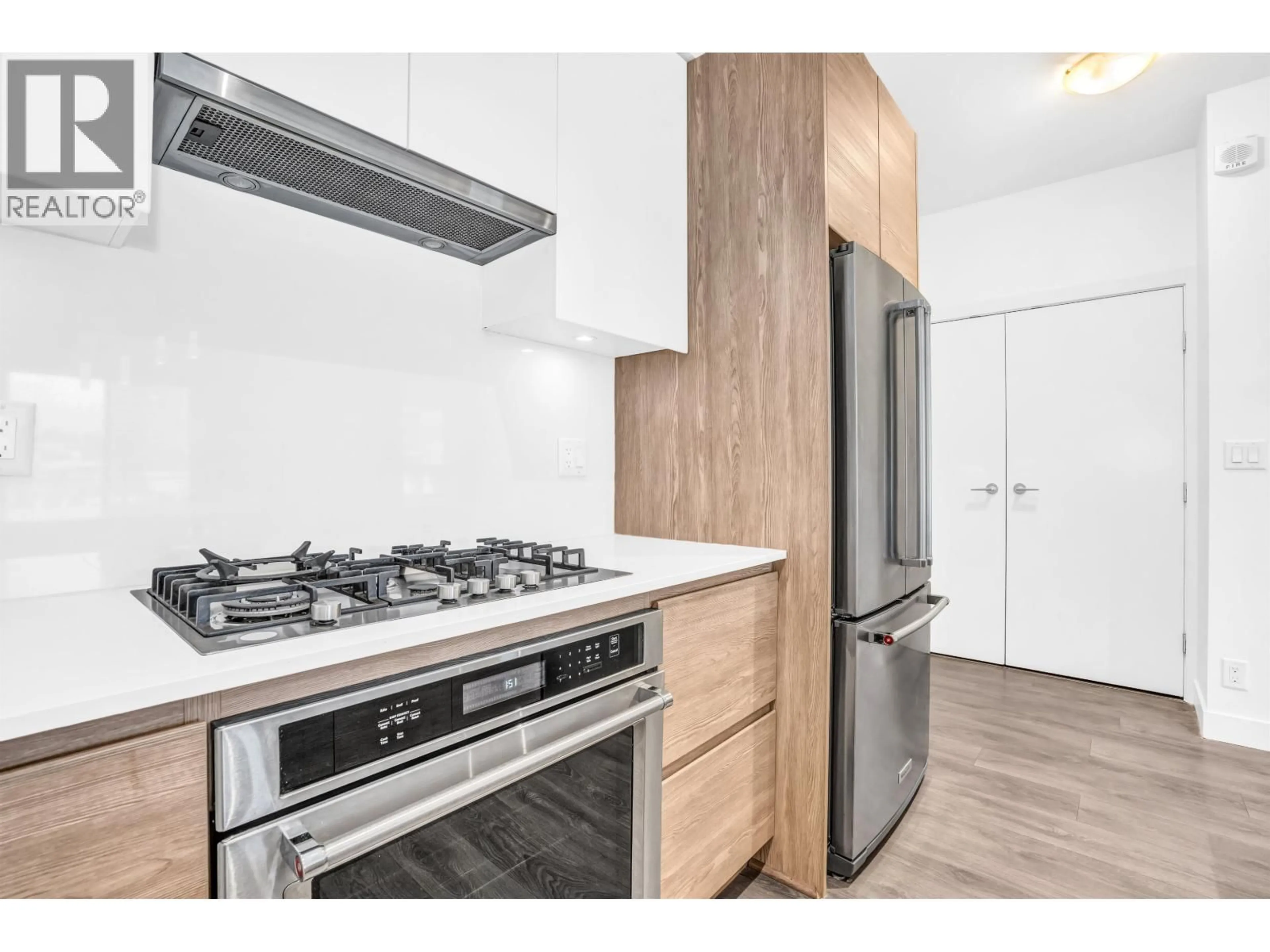 Standard kitchen, wood/laminate floor for 502 - 4468 DAWSON STREET, Burnaby British Columbia V5C0J9