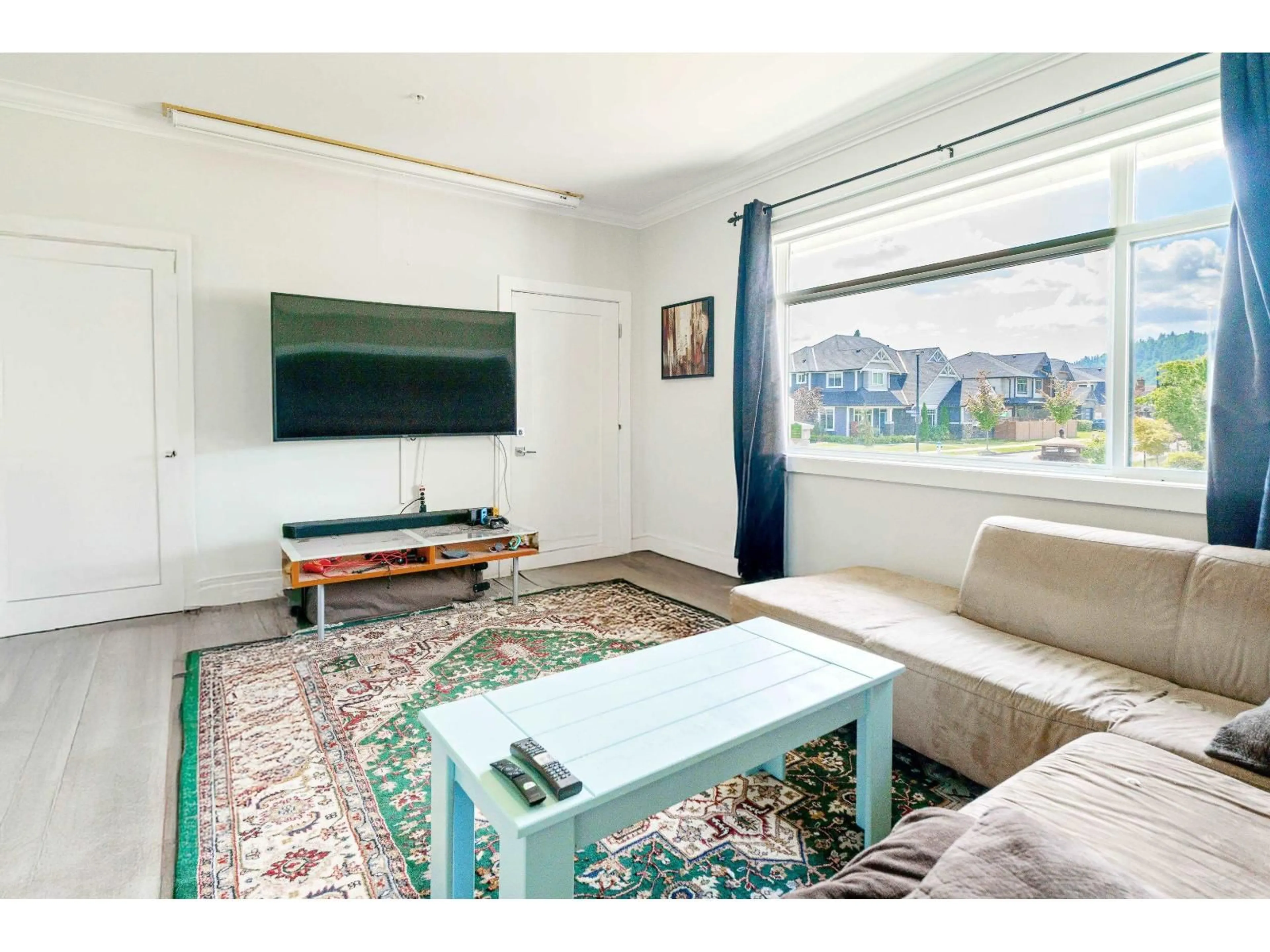 Living room with furniture, unknown for 35257 EWERT, Mission British Columbia V2V0G3