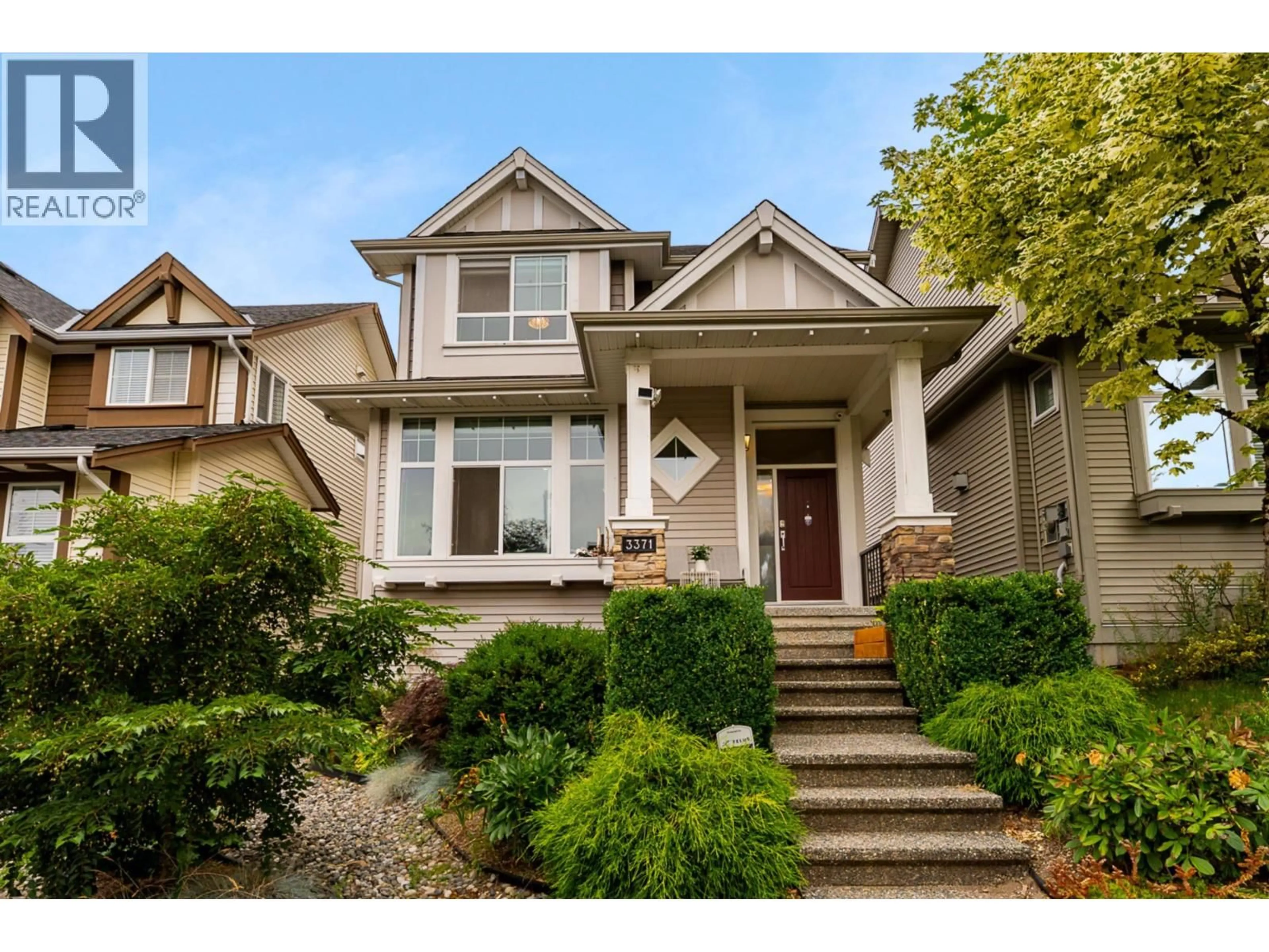 Home with vinyl exterior material, street for 3371 WATKINS AVENUE, Coquitlam British Columbia V3E0B3