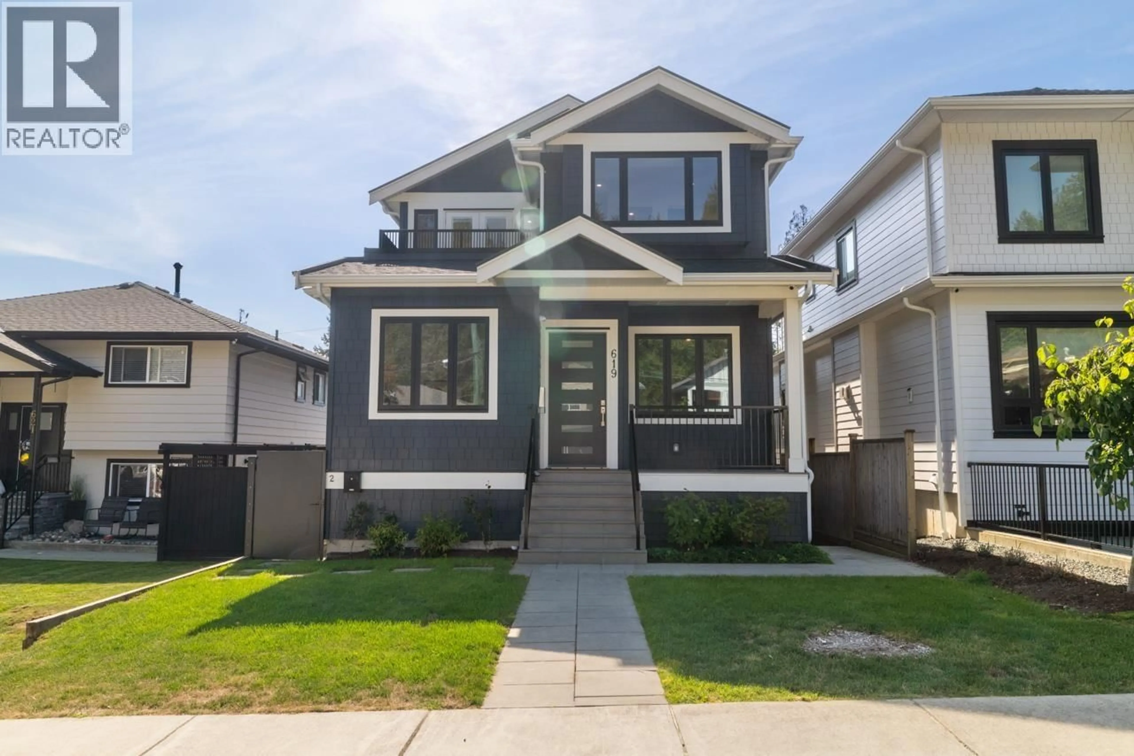Home with vinyl exterior material, street for 619 22ND STREET, North Vancouver British Columbia V7L3E1