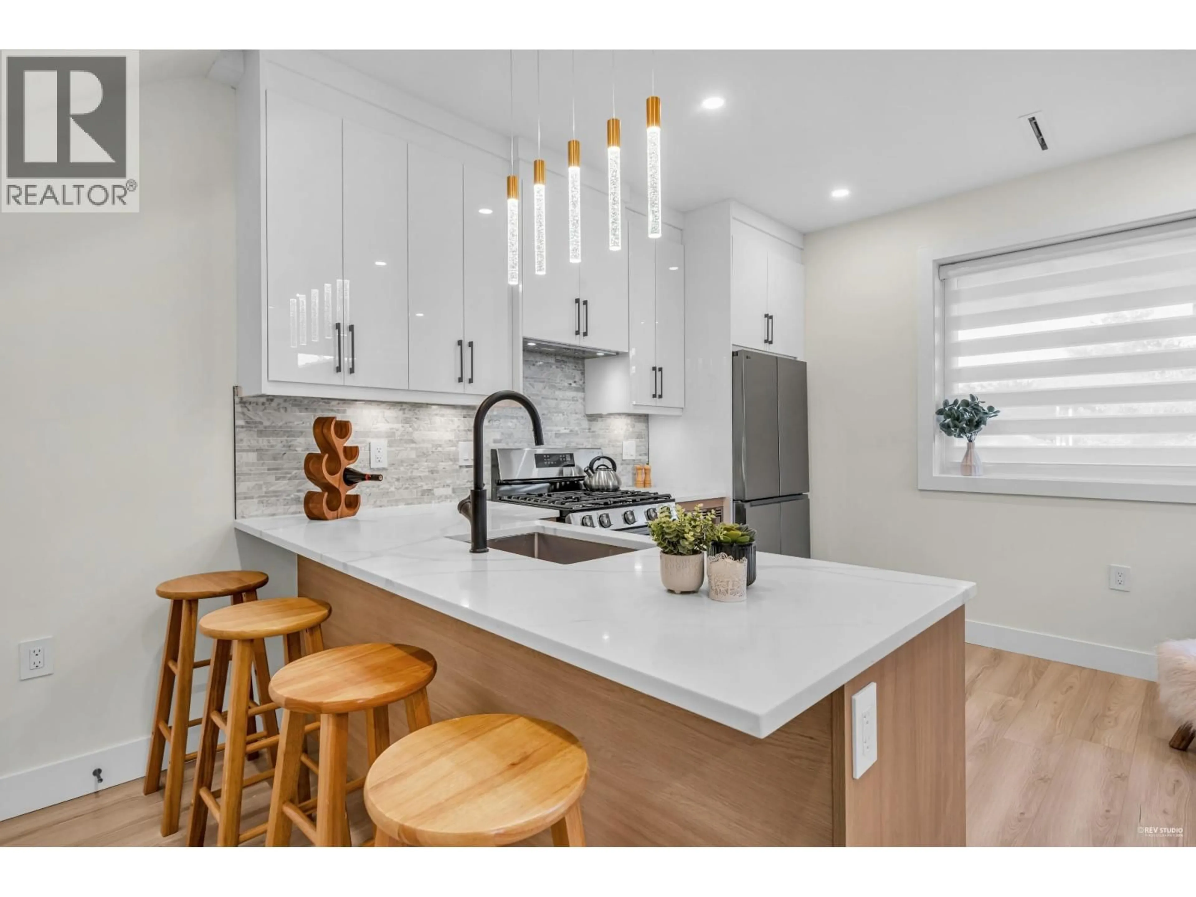 Open concept kitchen, unknown for 2 - 2703 EAST 3RD AVENUE, Vancouver British Columbia V5M1H3