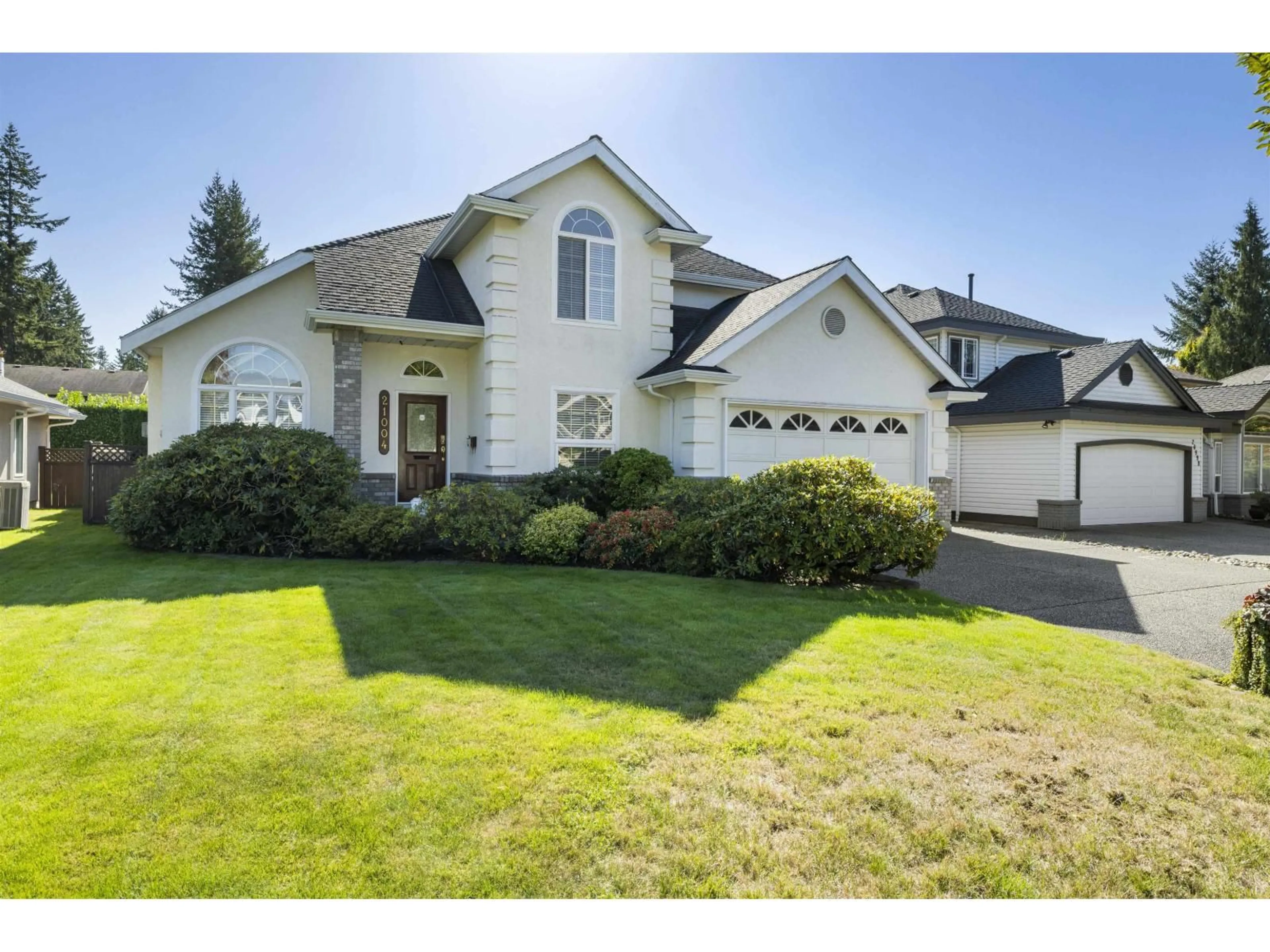 Home with vinyl exterior material, street for 21004 43A, Langley British Columbia V3A8S8