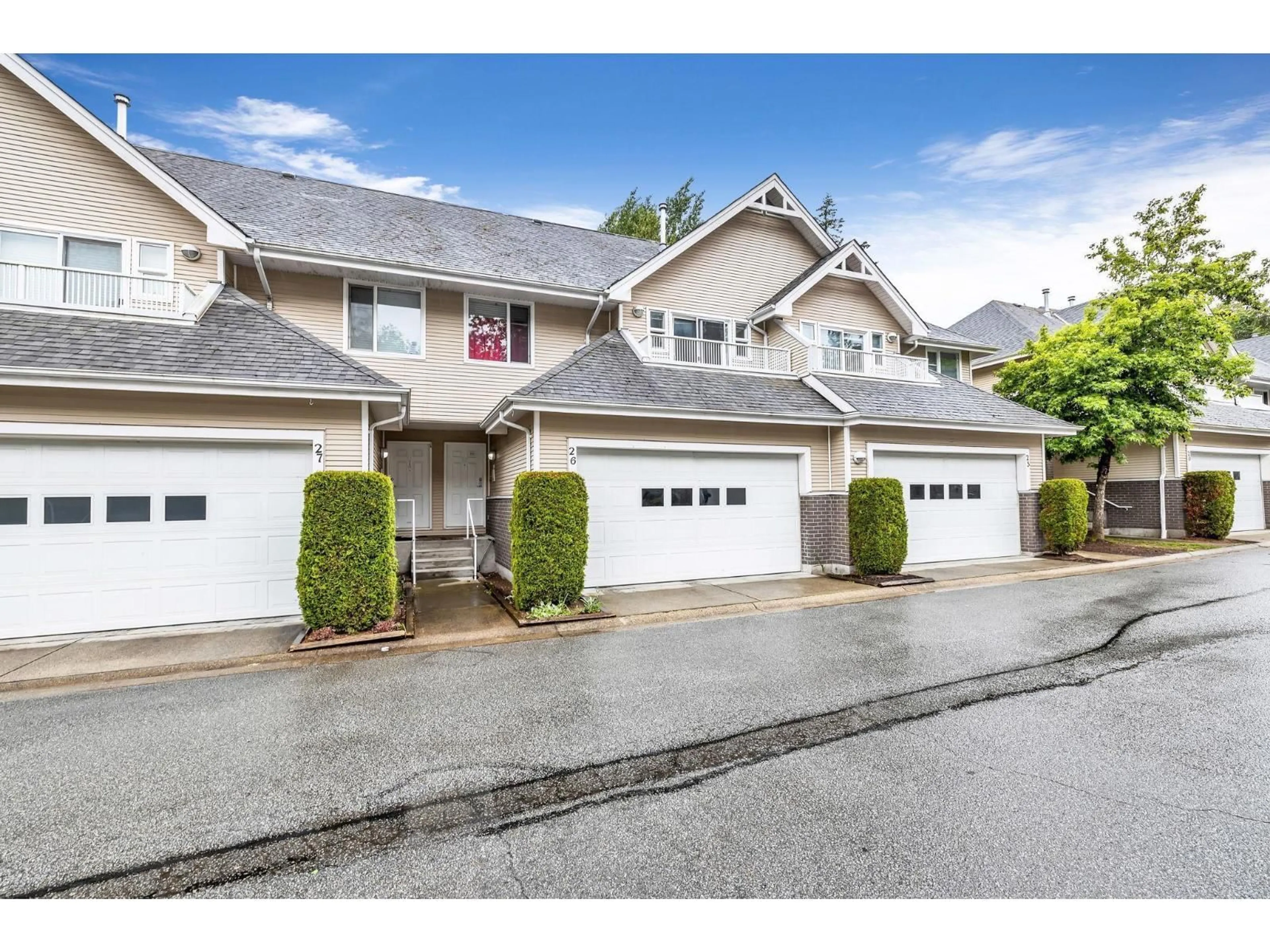 Indoor garage for 26 - 13918 58, Surrey British Columbia V3X3N8