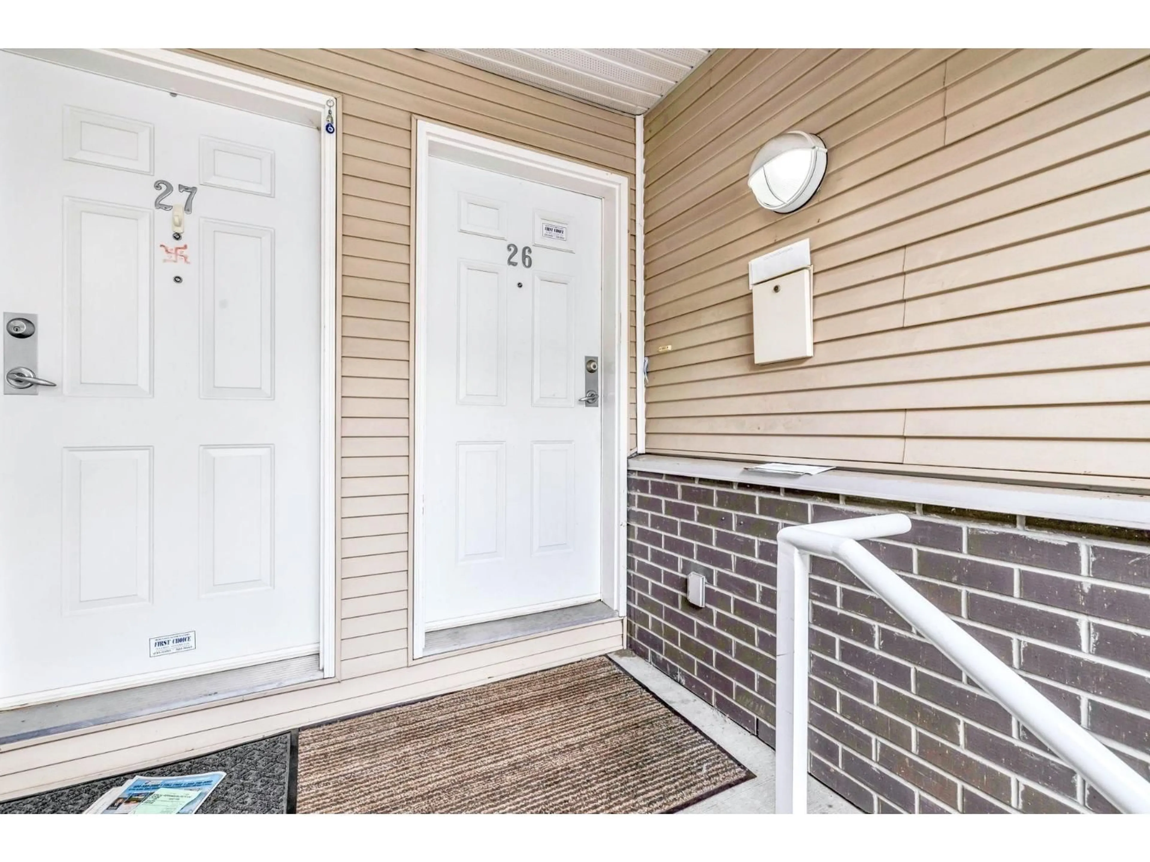 Indoor entryway for 26 - 13918 58, Surrey British Columbia V3X3N8