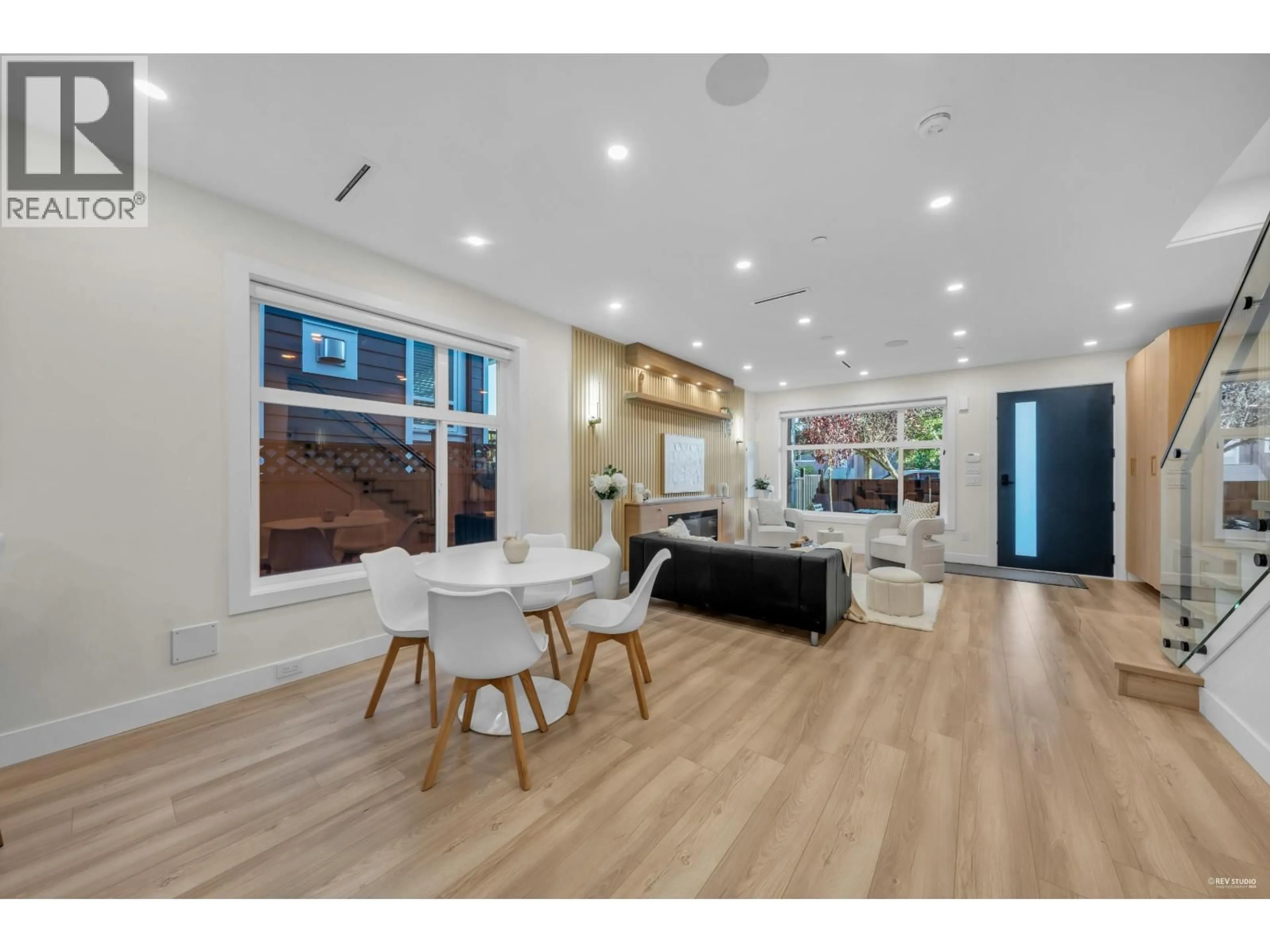 Unknown for 2 - 2705 EAST 3RD AVENUE, Vancouver British Columbia V5M1H3