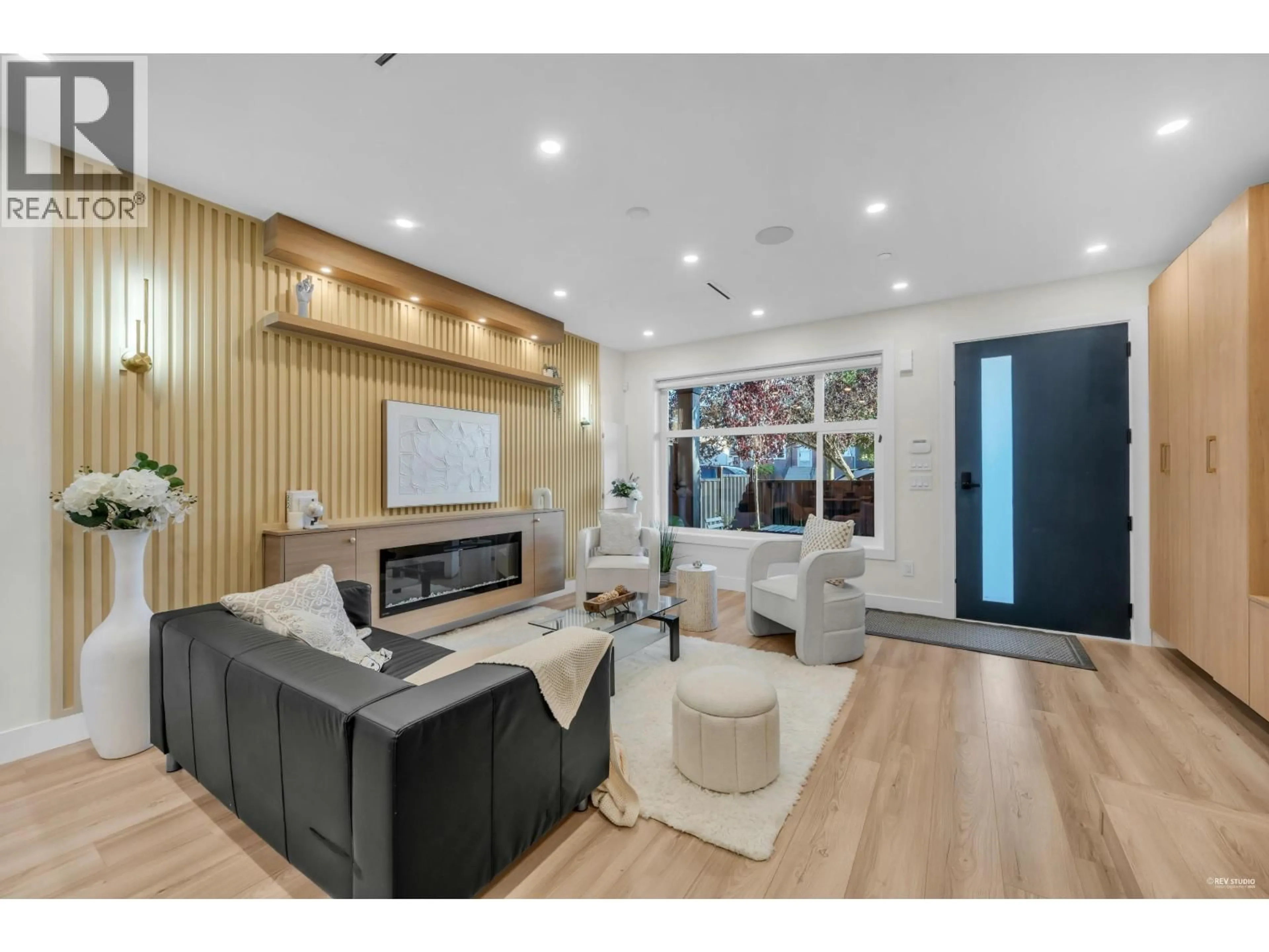 Unknown for 2 - 2705 EAST 3RD AVENUE, Vancouver British Columbia V5M1H3
