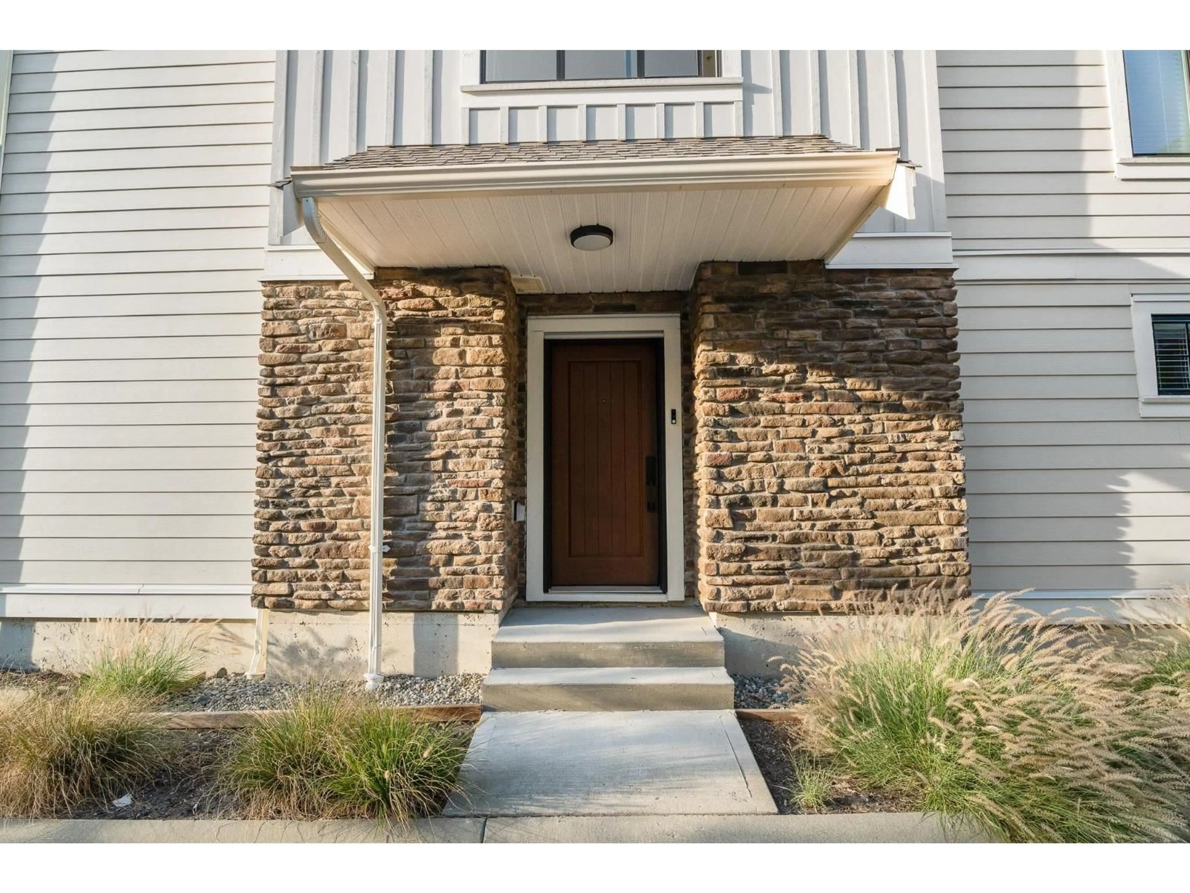 Indoor entryway for 17 - 20327 72B, Langley British Columbia V2Y4J6