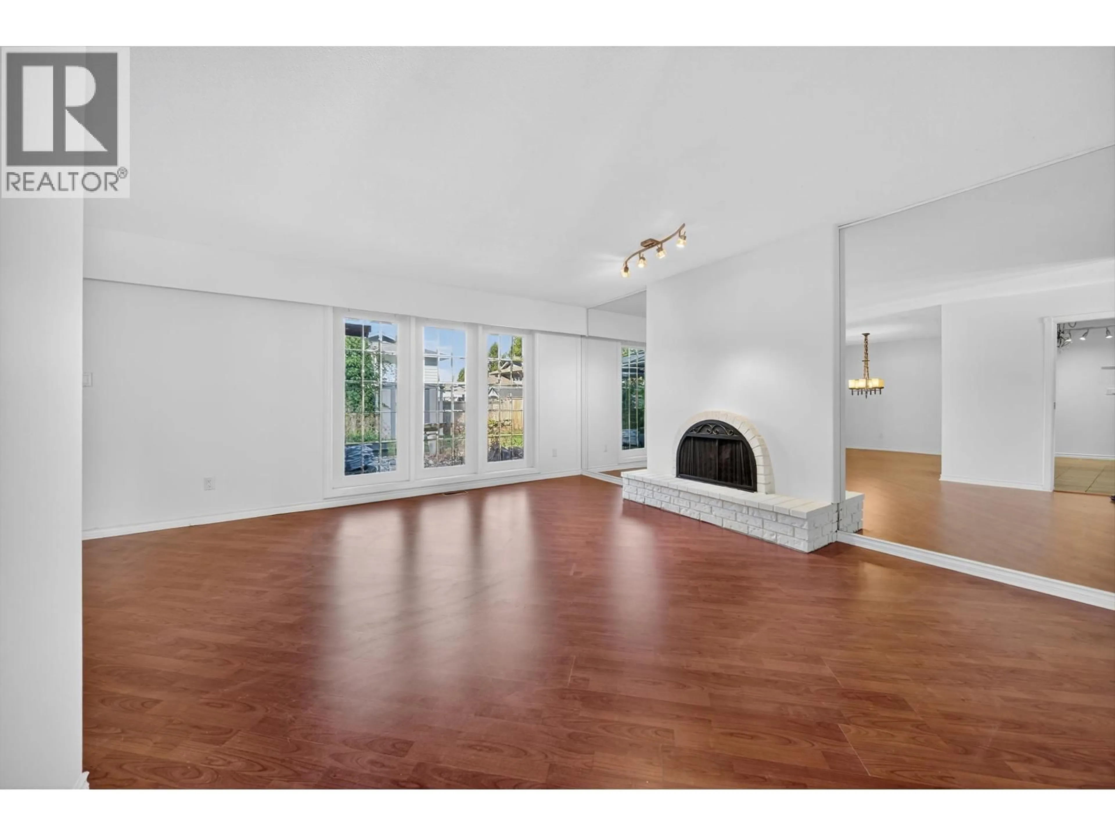 A pic of a room for 19339 121 AVENUE, Pitt Meadows British Columbia V3Y1H9