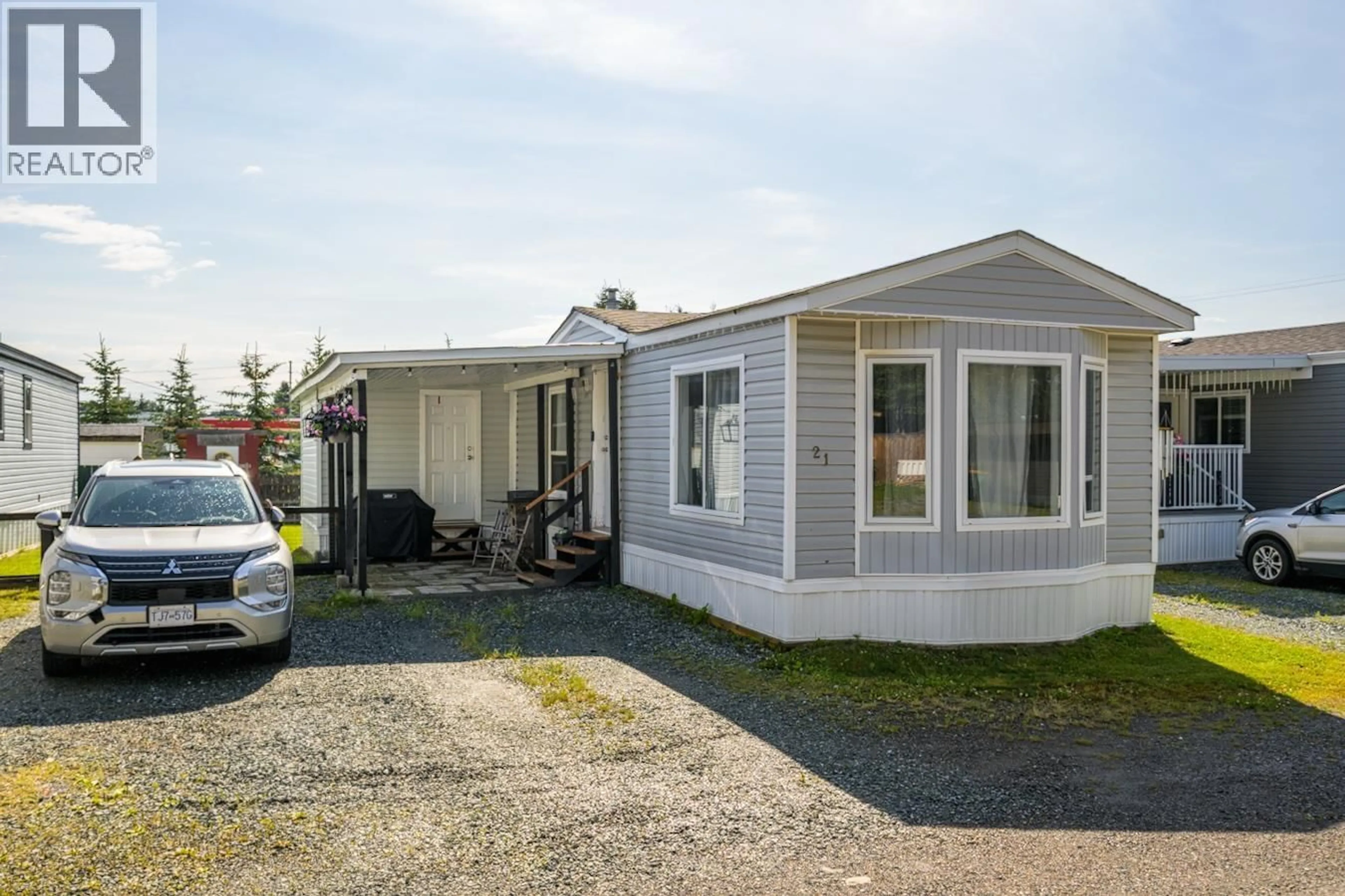 Home with vinyl exterior material, street for 21 - 5988 GAUTHIER ROAD, Prince George British Columbia V2N5M4