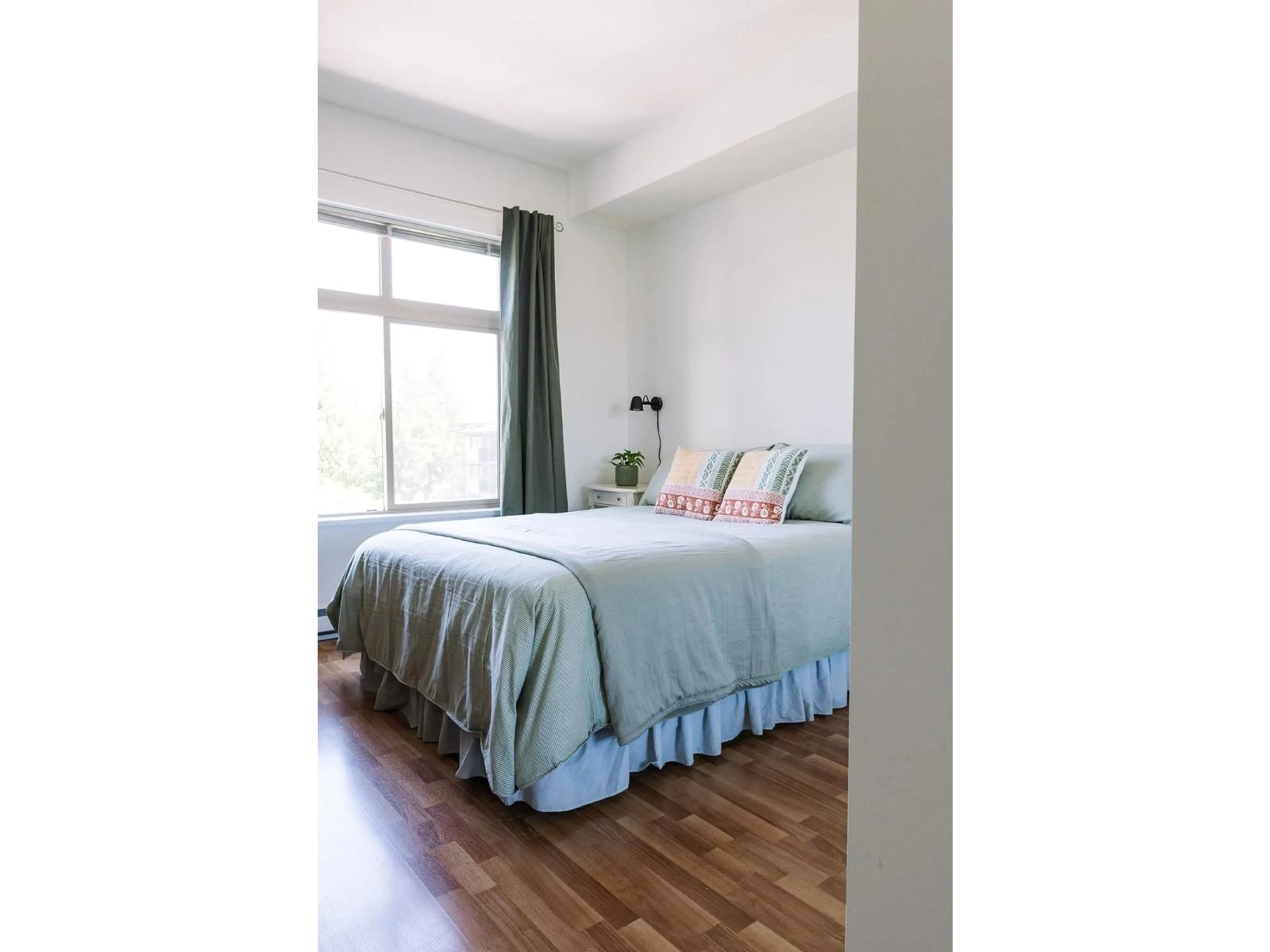 Bedroom with bed, unknown for 403 - 10088 148, Surrey British Columbia V3R3M9